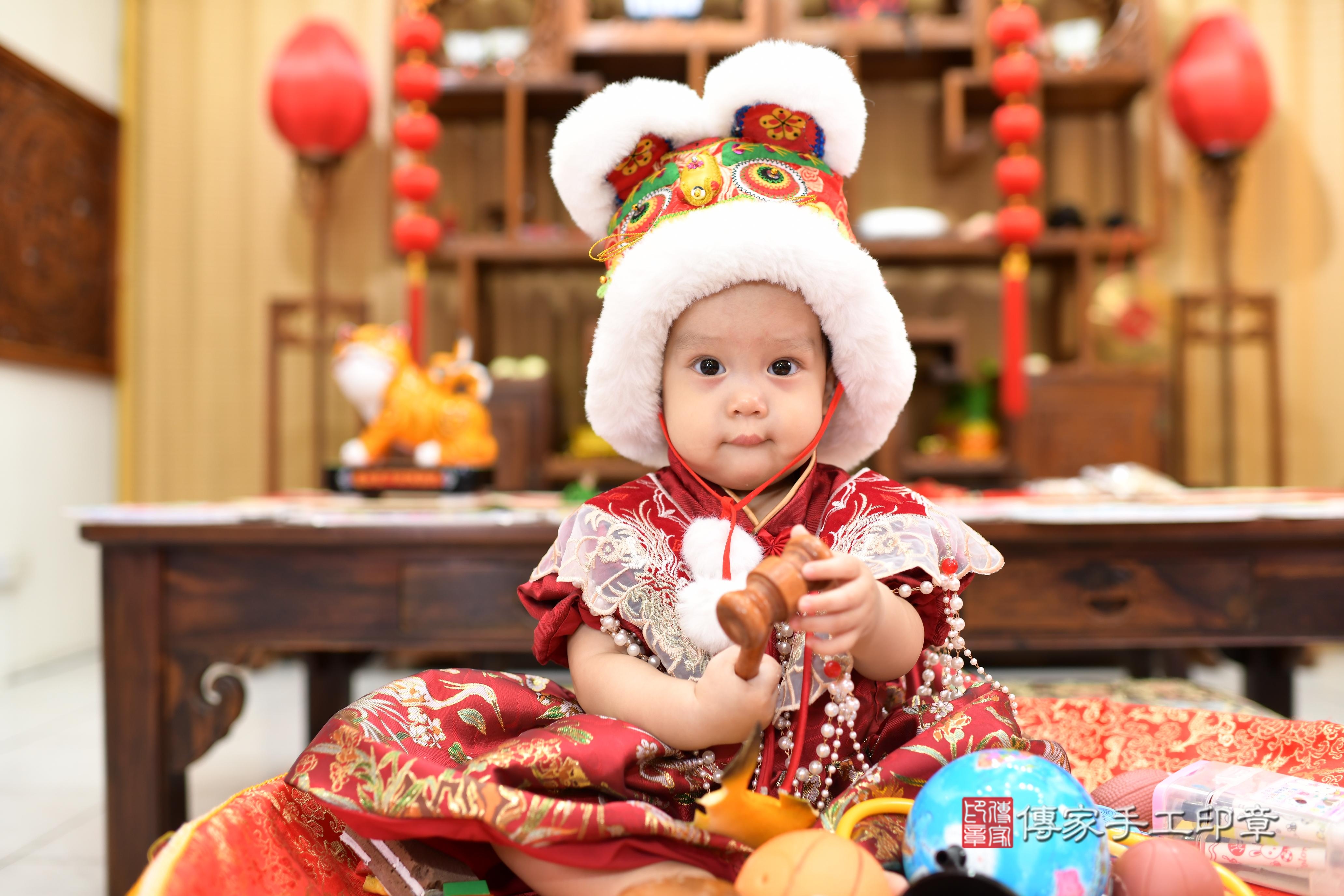 傳家手工印章台南店、抓周、度脺、中國風會場、傳家嬰兒古禮、吉祥話、抓周道具物品24種、拍照。抓周證書。寶寶抓周、滿周歲、生日快樂、祝福 傳家手工印章台南店、抓周、度脺、中國風會場、傳家嬰兒古禮、吉祥話、抓周道具物品24種、拍照。抓周證書。寶寶抓周、滿周歲、生日快樂、祝福