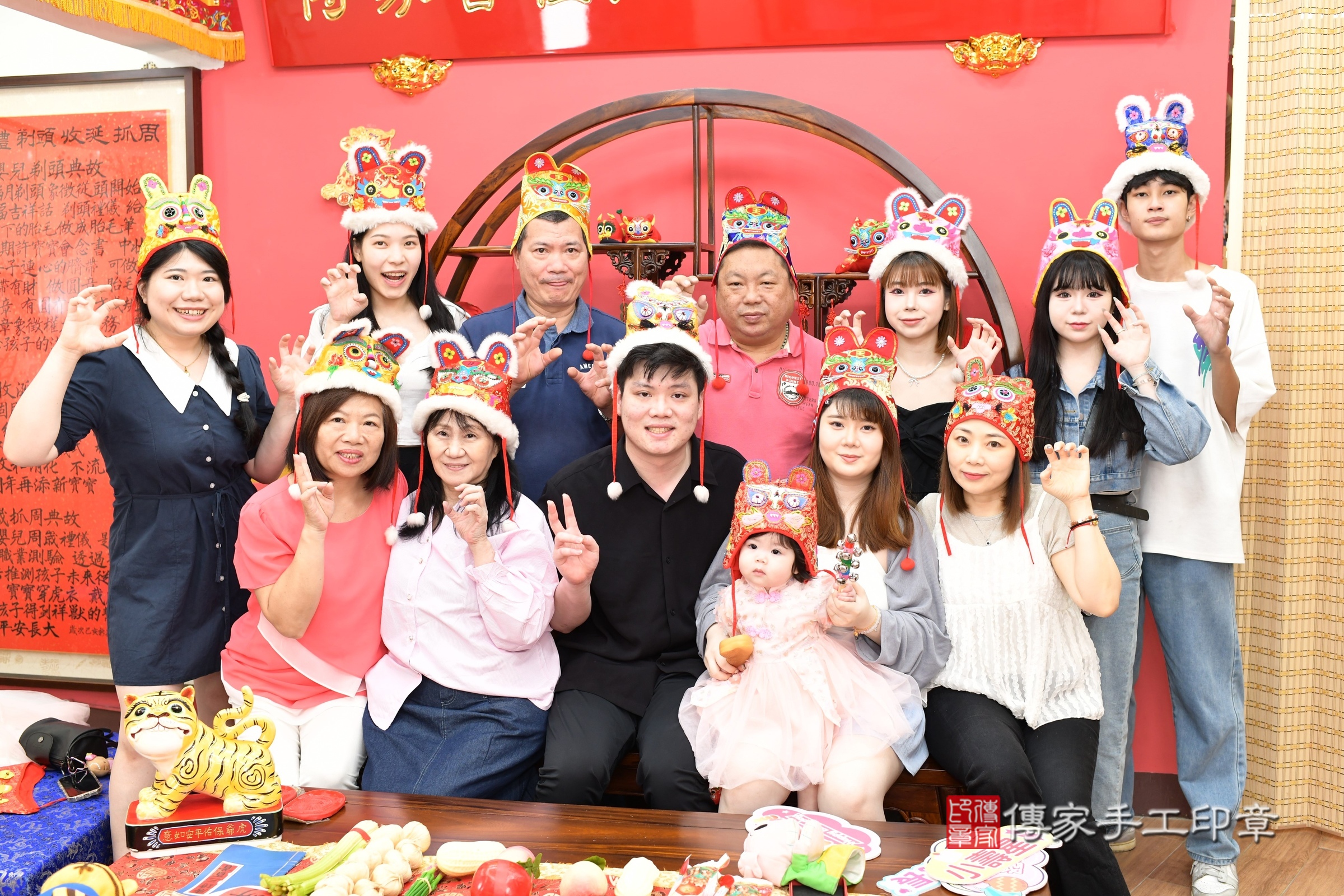 新北市永和區晴晴寶寶抓周推薦:傳家新北店抓周度脺中國風會場,嬰兒古禮抓周流程儀式吉祥話、抓周道具物品24種、拍照。抓周證書。2025.8.5,照片18 新北市永和區晴晴寶寶抓周推薦:傳家新北店抓周度脺中國風會場,嬰兒古禮抓周流程儀式吉祥話、抓周道具物品24種、拍照。抓周證書。2025.8.5,照片18