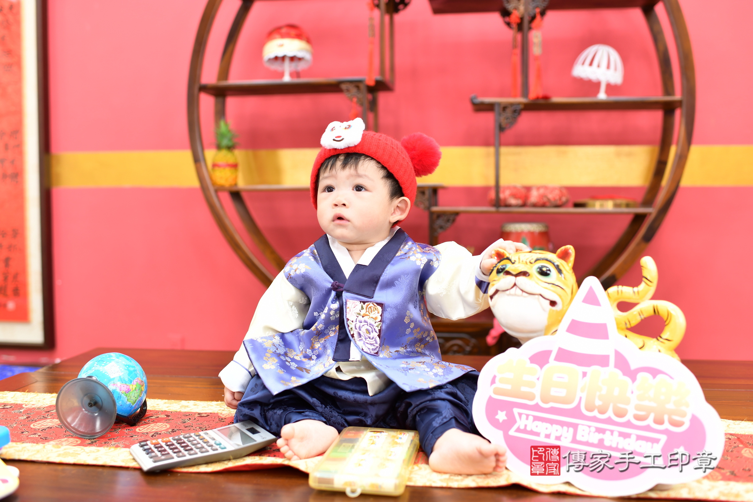 新北市永和區丞丞寶寶抓周推薦:傳家新北店抓周度脺中國風會場,嬰兒古禮抓周流程儀式吉祥話、抓周道具物品24種、拍照。抓周證書。2025.8.8,照片11 新北市永和區丞丞寶寶抓周推薦:傳家新北店抓周度脺中國風會場,嬰兒古禮抓周流程儀式吉祥話、抓周道具物品24種、拍照。抓周證書。2025.8.8,照片11