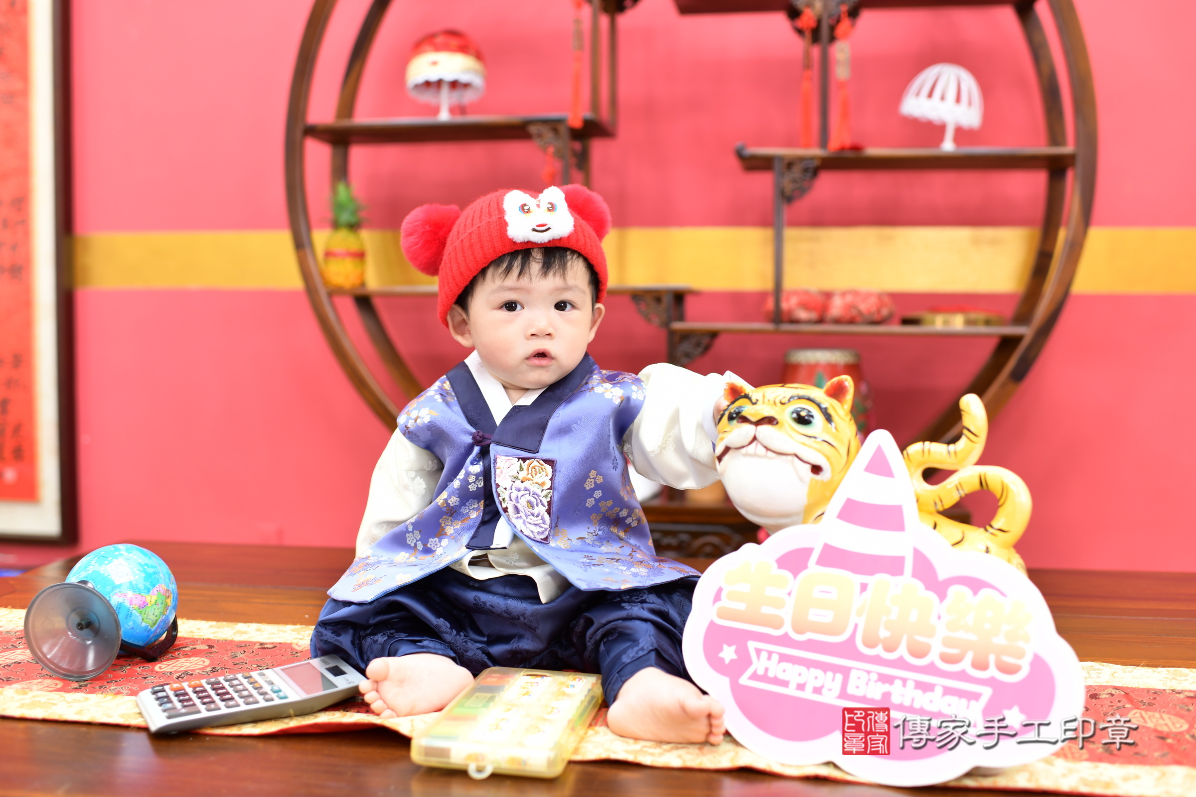 新北市永和區丞丞寶寶抓周推薦:傳家新北店抓周度脺中國風會場,嬰兒古禮抓周流程儀式吉祥話、抓周道具物品24種、拍照。抓周證書。2025.8.8,照片12 新北市永和區丞丞寶寶抓周推薦:傳家新北店抓周度脺中國風會場,嬰兒古禮抓周流程儀式吉祥話、抓周道具物品24種、拍照。抓周證書。2025.8.8,照片12