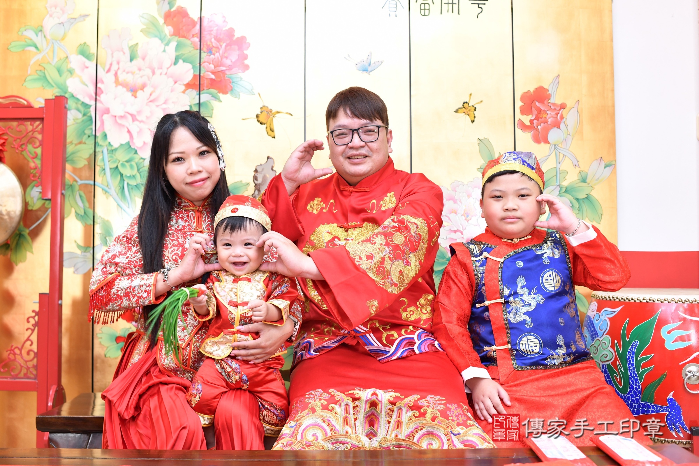 台北市大同區小鋒寶寶抓周推薦:傳家台北店抓周度脺中國風會場,嬰兒古禮抓周流程儀式吉祥話、抓周道具物品24種、拍照。抓周證書。2025.8.8,照片10 台北市大同區小鋒寶寶抓周推薦:傳家台北店抓周度脺中國風會場,嬰兒古禮抓周流程儀式吉祥話、抓周道具物品24種、拍照。抓周證書。2025.8.8,照片10