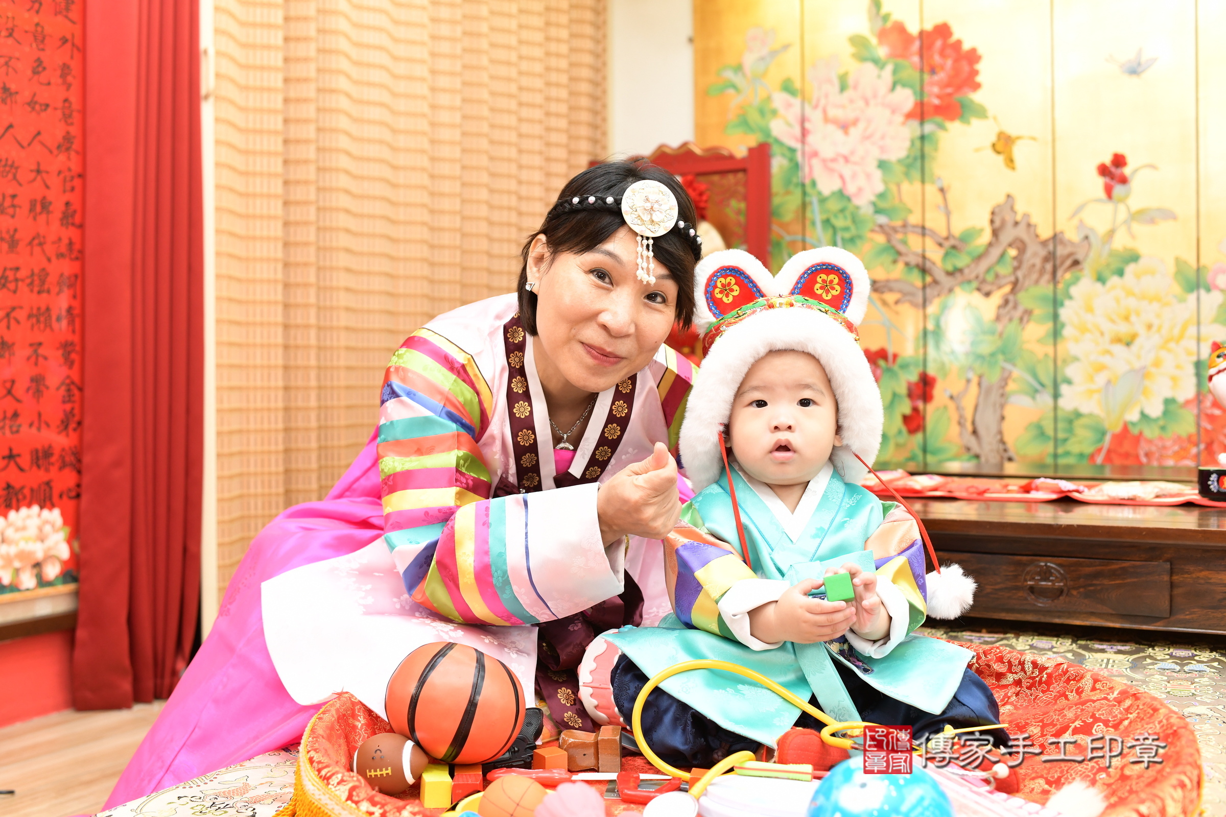台北市大同區小震寶寶抓周推薦:傳家台北店抓周度脺中國風會場,嬰兒古禮抓周流程儀式吉祥話、抓周道具物品24種、拍照。抓周證書。2025.8.9,照片3 台北市大同區小震寶寶抓周推薦:傳家台北店抓周度脺中國風會場,嬰兒古禮抓周流程儀式吉祥話、抓周道具物品24種、拍照。抓周證書。2025.8.9,照片3