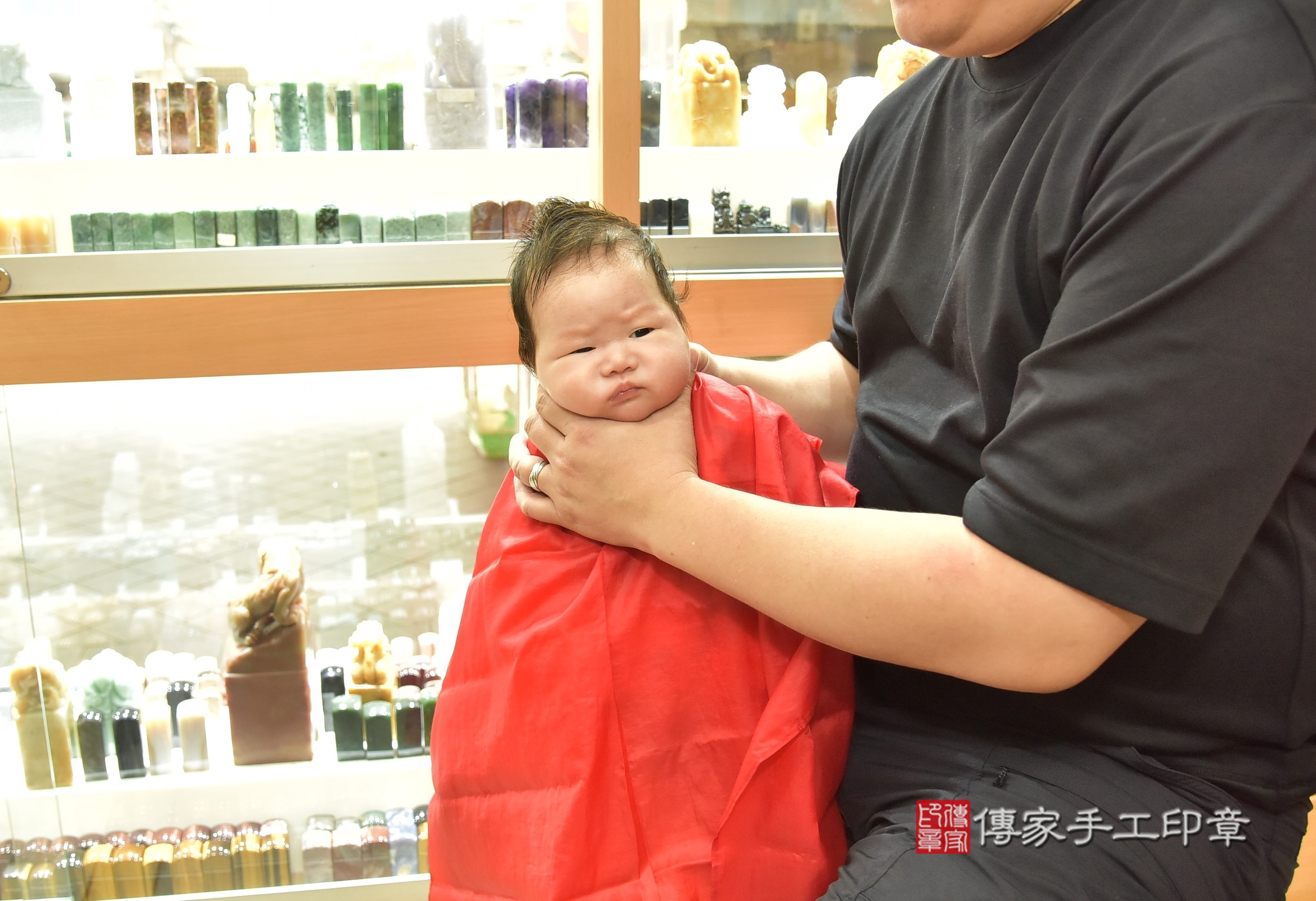 臣臣寶寶(新北市永和區嬰兒寶寶滿月剃頭理髮、嬰兒剃胎毛儀式吉祥話)。中國風會場，爸媽寶貝穿「日中韓」古裝禮服。專業拍照、證書。★購買「臍帶章、肚臍章、胎毛筆刷印章」贈送：剃頭、收涎、抓周，三選一。2025.8.3，照片19
