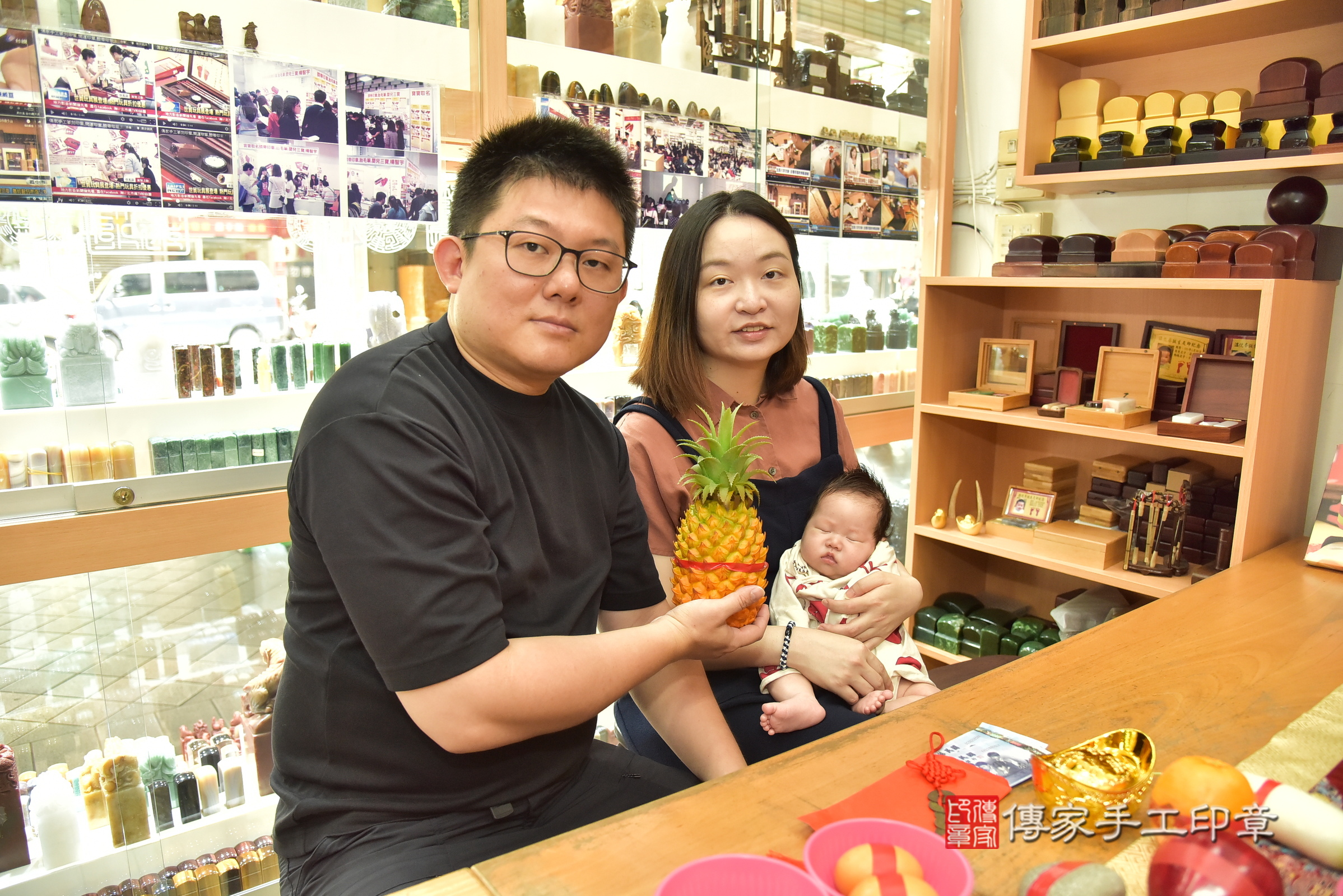 臣臣寶寶(新北市永和區嬰兒寶寶滿月剃頭理髮、嬰兒剃胎毛儀式吉祥話)。中國風會場，爸媽寶貝穿「日中韓」古裝禮服。專業拍照、證書。★購買「臍帶章、肚臍章、胎毛筆刷印章」贈送：剃頭、收涎、抓周，三選一。2025.8.3，照片14