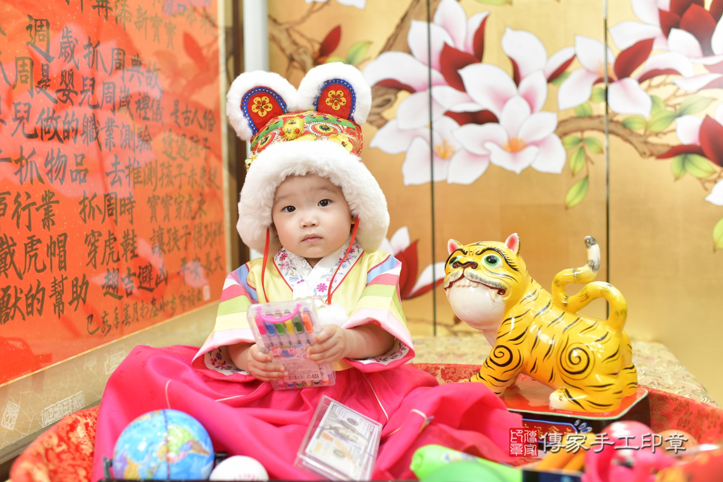 新竹市香山區孜孜寶寶抓周推薦:傳家新竹店抓周度脺中國風會場,嬰兒古禮抓周流程儀式吉祥話、抓周道具物品24種、拍照。抓周證書。2025.8.16,照片7 新竹市香山區孜孜寶寶抓周推薦:傳家新竹店抓周度脺中國風會場,嬰兒古禮抓周流程儀式吉祥話、抓周道具物品24種、拍照。抓周證書。2025.8.16,照片7