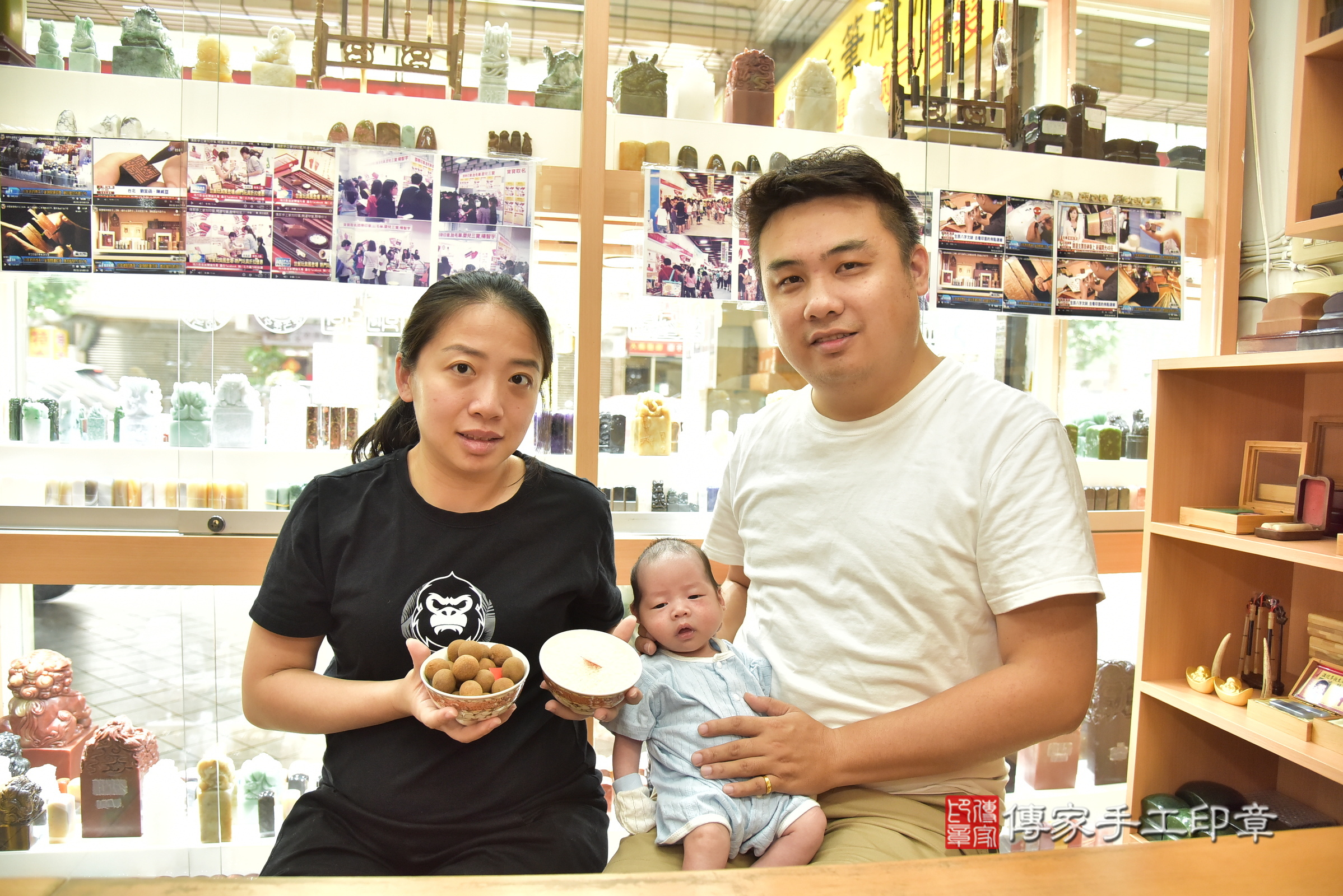 小升寶寶(新北市永和區嬰兒寶寶滿月剃頭理髮、嬰兒剃胎毛儀式吉祥話)。中國風會場，爸媽寶貝穿「日中韓」古裝禮服。專業拍照、證書。★購買「臍帶章、肚臍章、胎毛筆刷印章」贈送：剃頭、收涎、抓周，三選一。2025.8.19，照片5