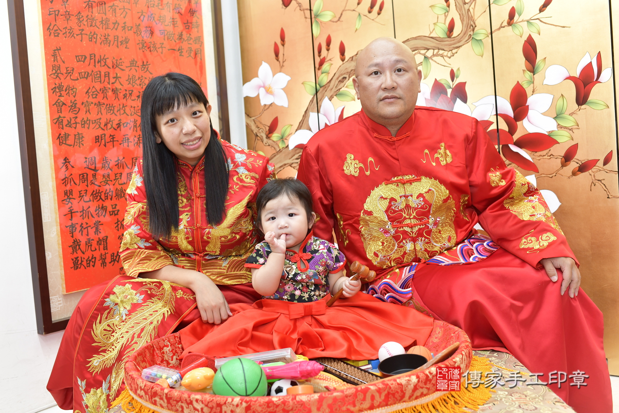 新竹市香山區小芷寶寶抓周推薦:傳家新竹店抓周度脺中國風會場,嬰兒古禮抓周流程儀式吉祥話、抓周道具物品24種、拍照。抓周證書。2025.8.17,照片6 新竹市香山區小芷寶寶抓周推薦:傳家新竹店抓周度脺中國風會場,嬰兒古禮抓周流程儀式吉祥話、抓周道具物品24種、拍照。抓周證書。2025.8.17,照片6