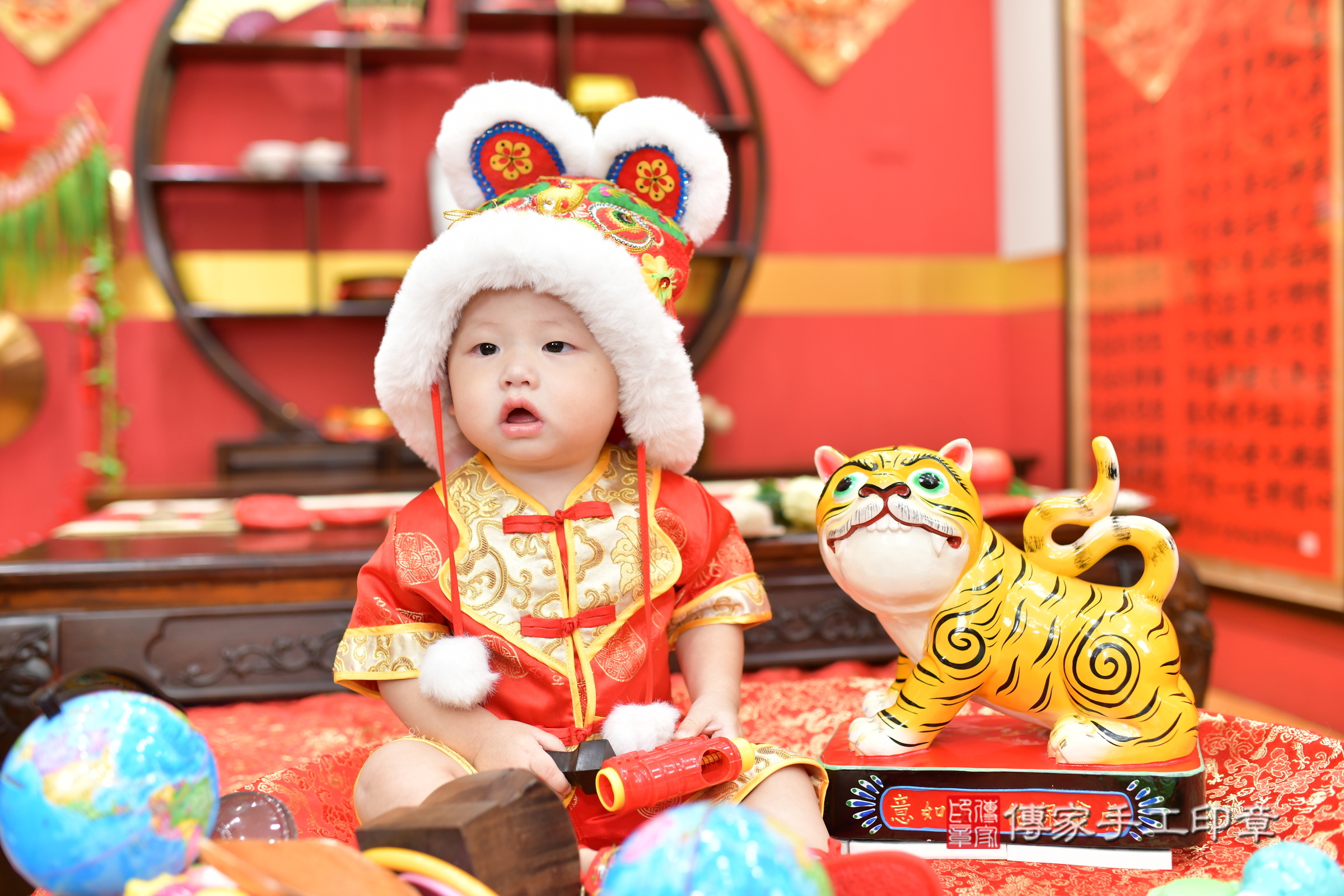 桃園市八德區小恩寶寶抓周推薦:傳家桃園店抓周度脺中國風會場,嬰兒古禮抓周流程儀式吉祥話、抓周道具物品24種、拍照。抓周證書。2025.8.18,照片8 桃園市八德區小恩寶寶抓周推薦:傳家桃園店抓周度脺中國風會場,嬰兒古禮抓周流程儀式吉祥話、抓周道具物品24種、拍照。抓周證書。2025.8.18,照片8