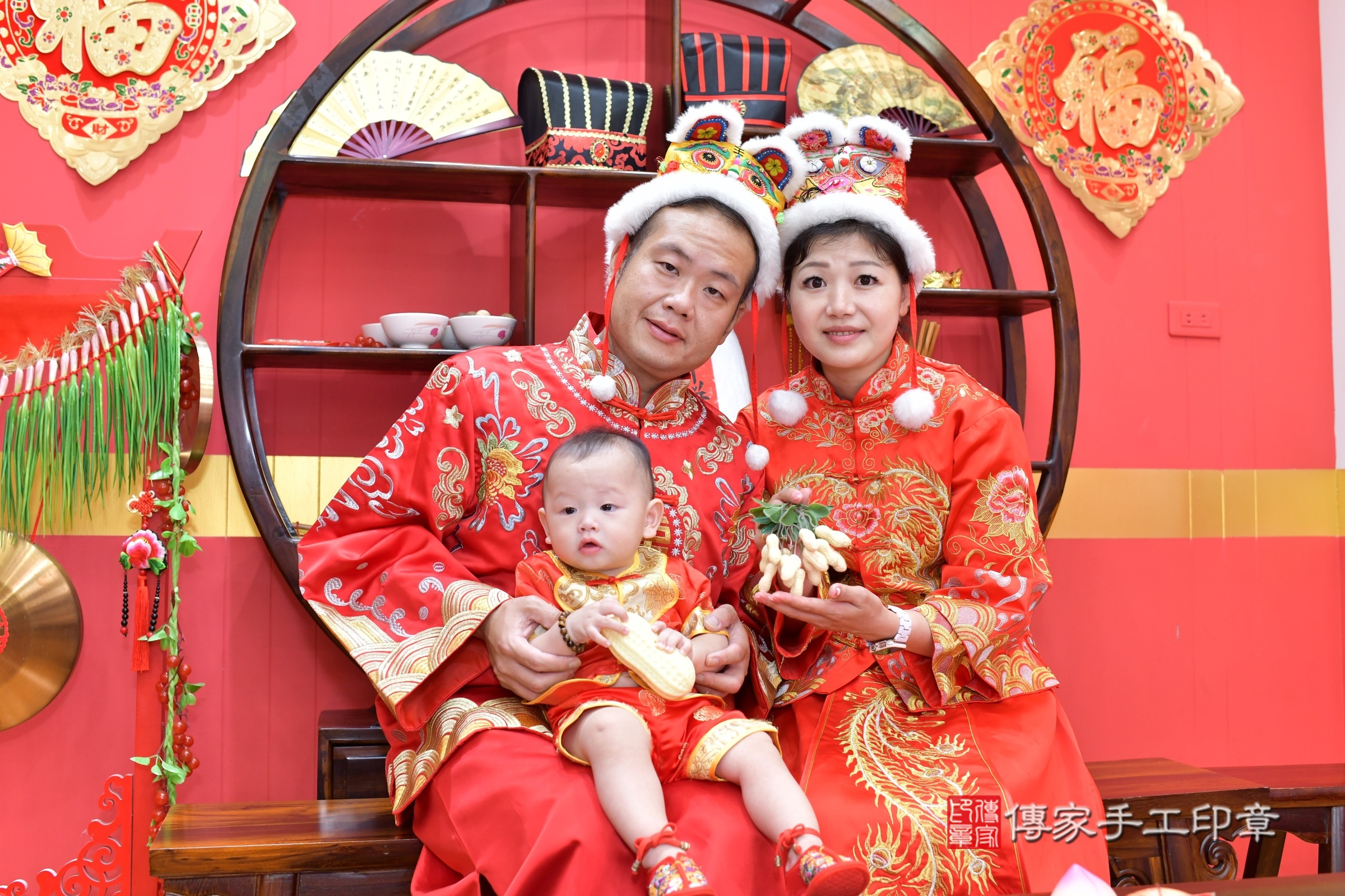 桃園市八德區小恩寶寶抓周推薦:傳家桃園店抓周度脺中國風會場,嬰兒古禮抓周流程儀式吉祥話、抓周道具物品24種、拍照。抓周證書。2025.8.18,照片11 桃園市八德區小恩寶寶抓周推薦:傳家桃園店抓周度脺中國風會場,嬰兒古禮抓周流程儀式吉祥話、抓周道具物品24種、拍照。抓周證書。2025.8.18,照片11