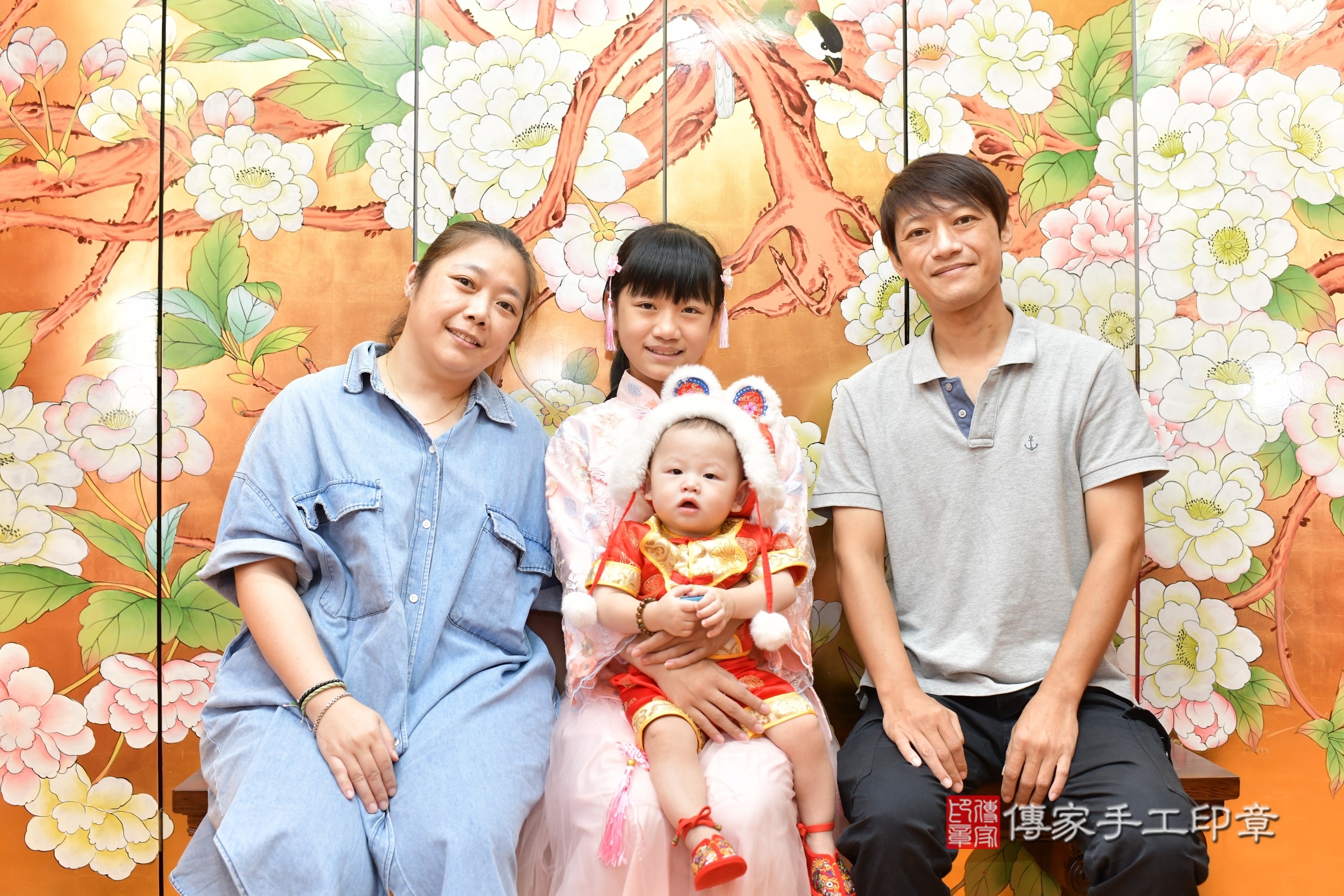 桃園市八德區小恩寶寶抓周推薦:傳家桃園店抓周度脺中國風會場,嬰兒古禮抓周流程儀式吉祥話、抓周道具物品24種、拍照。抓周證書。2025.8.18,照片5 桃園市八德區小恩寶寶抓周推薦:傳家桃園店抓周度脺中國風會場,嬰兒古禮抓周流程儀式吉祥話、抓周道具物品24種、拍照。抓周證書。2025.8.18,照片5