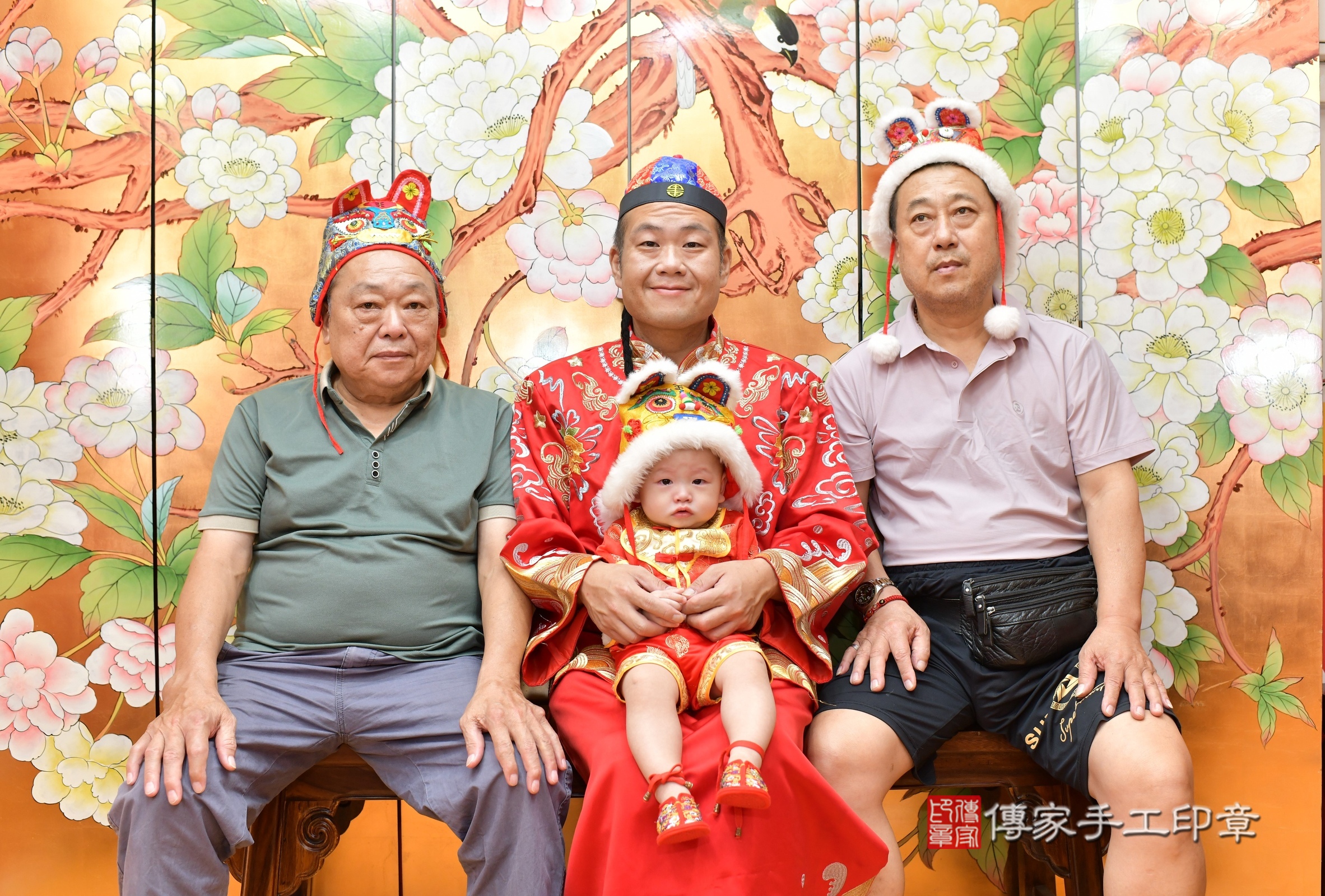 桃園市八德區小恩寶寶抓周推薦:傳家桃園店抓周度脺中國風會場,嬰兒古禮抓周流程儀式吉祥話、抓周道具物品24種、拍照。抓周證書。2025.8.18,照片3 桃園市八德區小恩寶寶抓周推薦:傳家桃園店抓周度脺中國風會場,嬰兒古禮抓周流程儀式吉祥話、抓周道具物品24種、拍照。抓周證書。2025.8.18,照片3