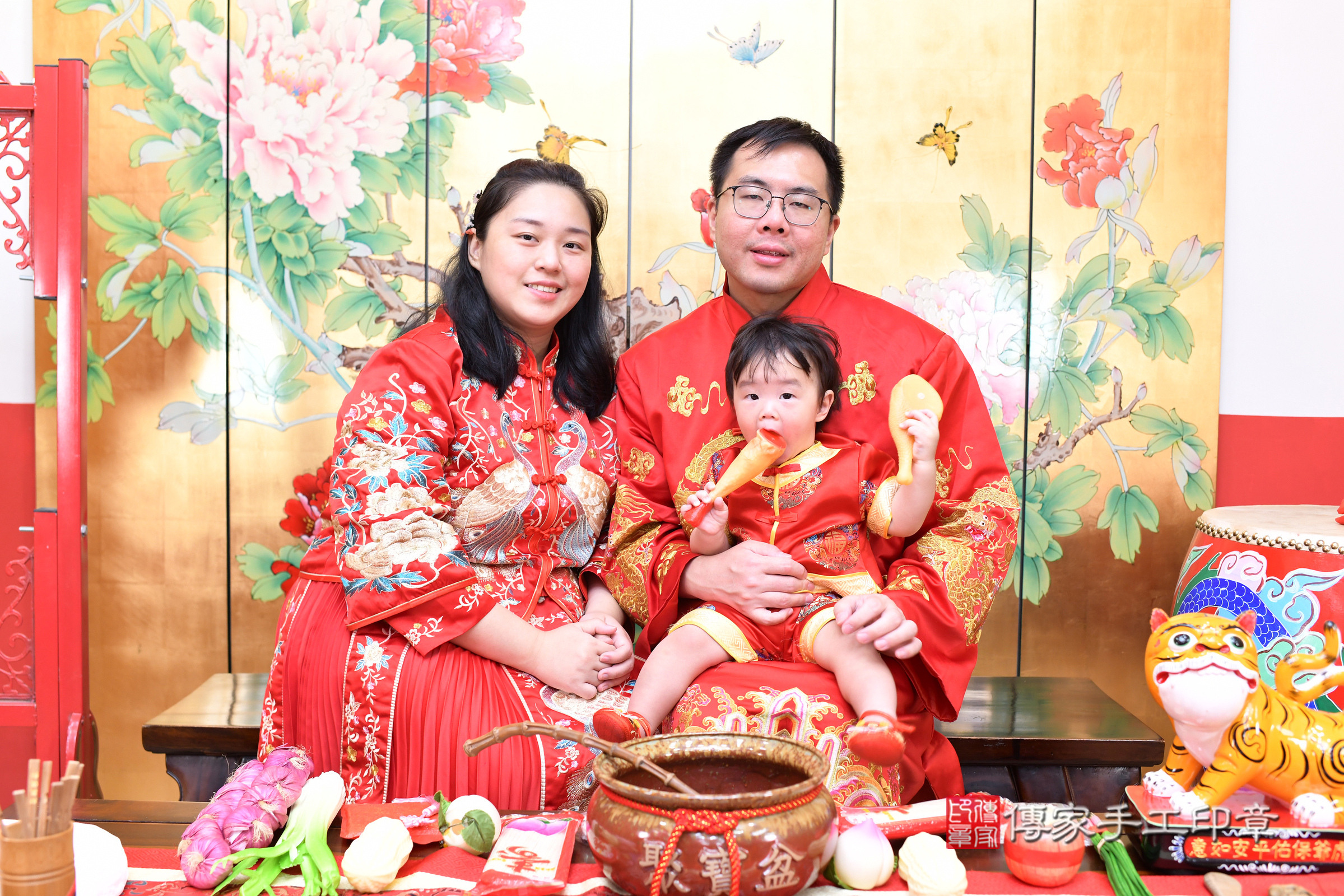 台北市大同區宸宸寶寶抓周推薦:傳家台北店抓周度脺中國風會場,嬰兒古禮抓周流程儀式吉祥話、抓周道具物品24種、拍照。抓周證書。2025.8.10,照片16 台北市大同區宸宸寶寶抓周推薦:傳家台北店抓周度脺中國風會場,嬰兒古禮抓周流程儀式吉祥話、抓周道具物品24種、拍照。抓周證書。2025.8.10,照片16