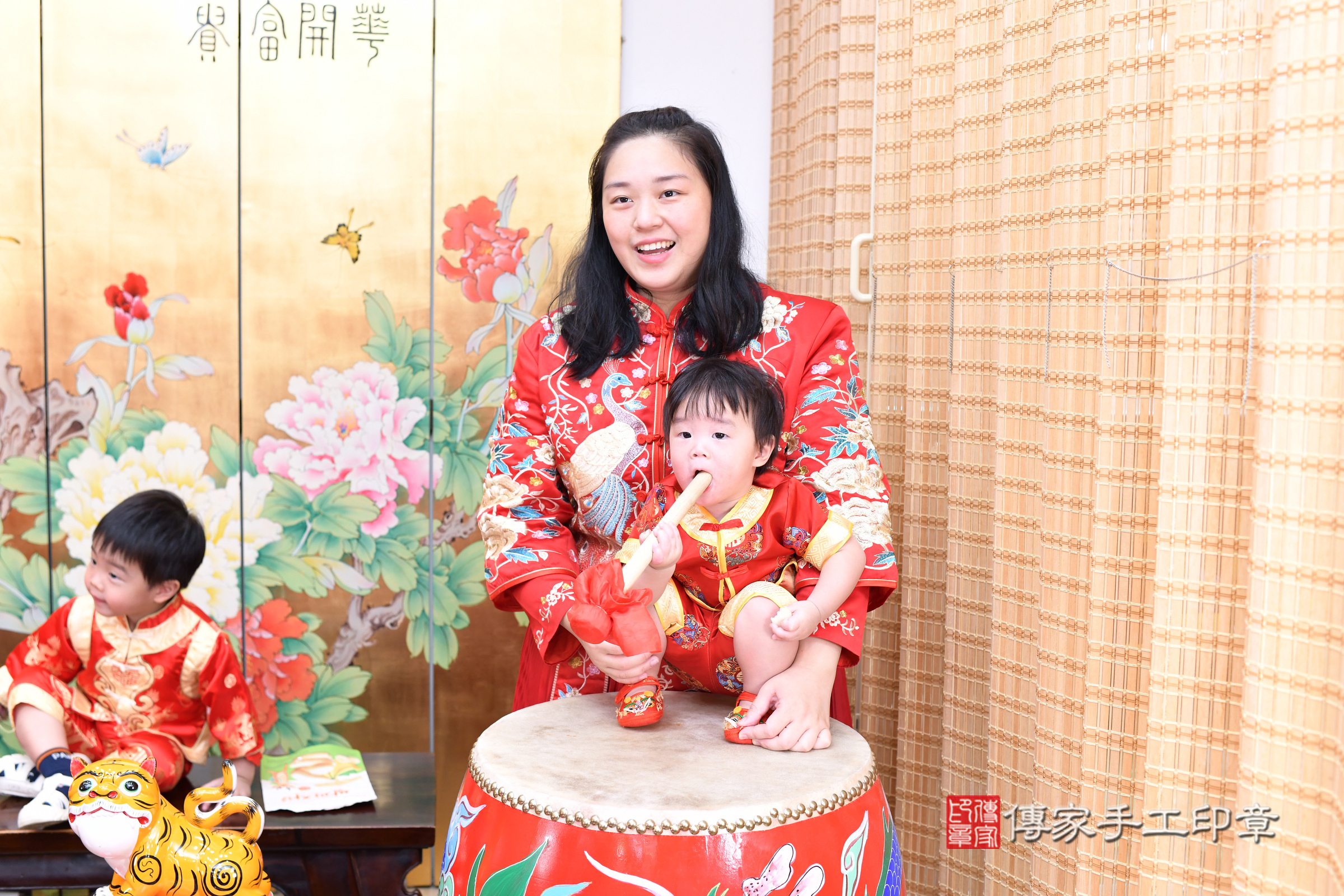 台北市大同區宸宸寶寶抓周推薦:傳家台北店抓周度脺中國風會場,嬰兒古禮抓周流程儀式吉祥話、抓周道具物品24種、拍照。抓周證書。2025.8.10,照片15 台北市大同區宸宸寶寶抓周推薦:傳家台北店抓周度脺中國風會場,嬰兒古禮抓周流程儀式吉祥話、抓周道具物品24種、拍照。抓周證書。2025.8.10,照片15