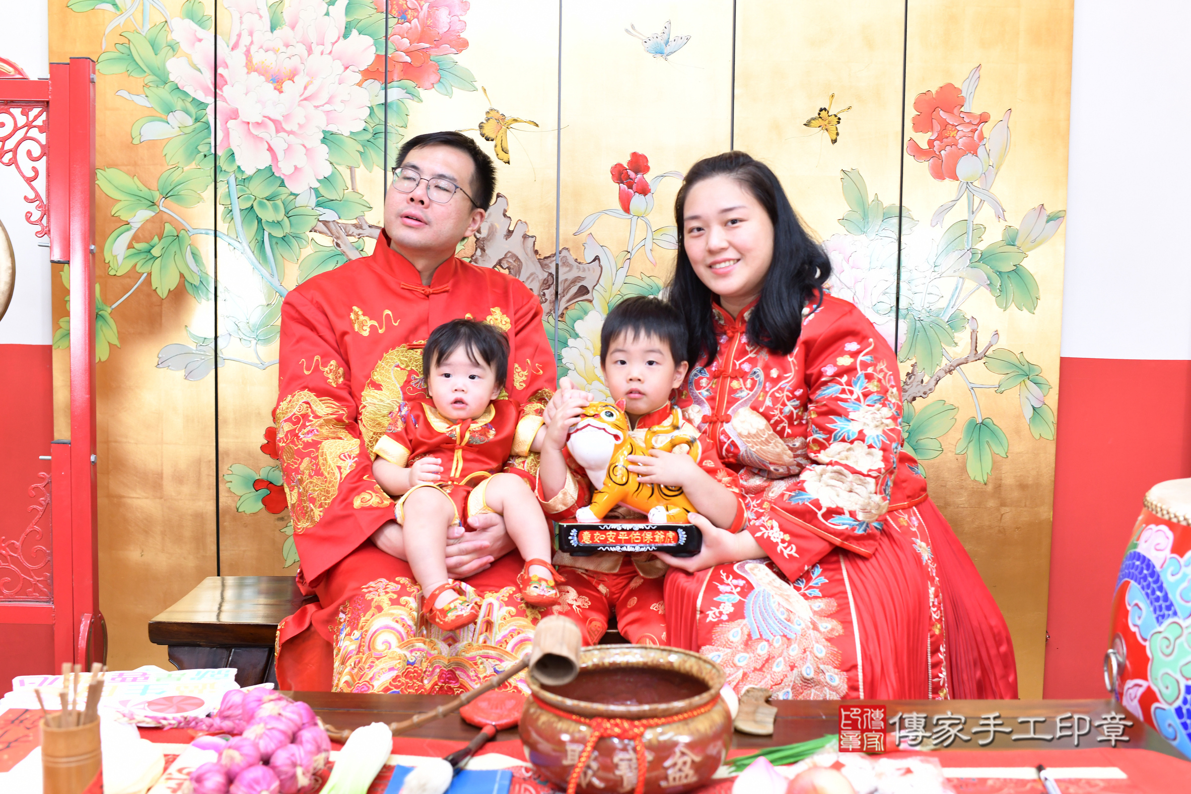 台北市大同區宸宸寶寶抓周推薦:傳家台北店抓周度脺中國風會場,嬰兒古禮抓周流程儀式吉祥話、抓周道具物品24種、拍照。抓周證書。2025.8.10,照片13 台北市大同區宸宸寶寶抓周推薦:傳家台北店抓周度脺中國風會場,嬰兒古禮抓周流程儀式吉祥話、抓周道具物品24種、拍照。抓周證書。2025.8.10,照片13