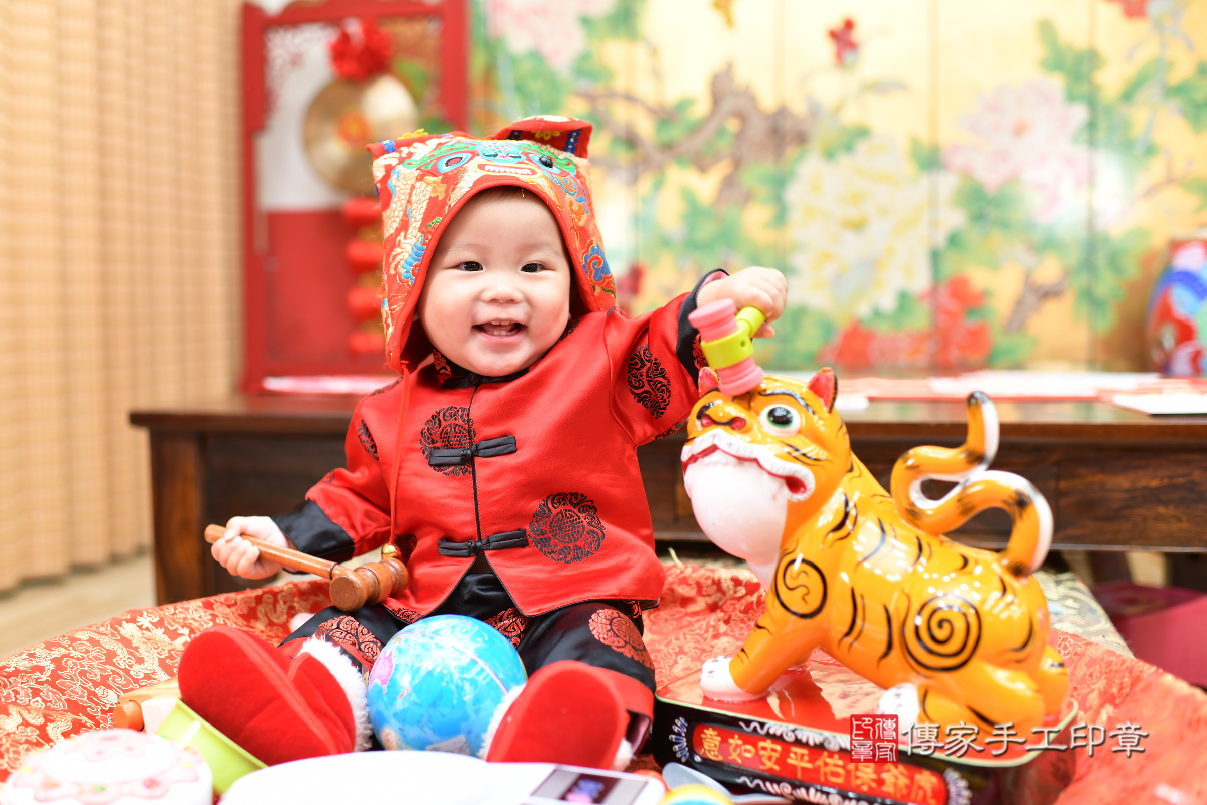 台北市大同區佑佑寶寶抓周推薦:傳家台北店抓周度脺中國風會場,嬰兒古禮抓周流程儀式吉祥話、抓周道具物品24種、拍照。抓周證書。2025.8.12,照片2 台北市大同區佑佑寶寶抓周推薦:傳家台北店抓周度脺中國風會場,嬰兒古禮抓周流程儀式吉祥話、抓周道具物品24種、拍照。抓周證書。2025.8.12,照片2