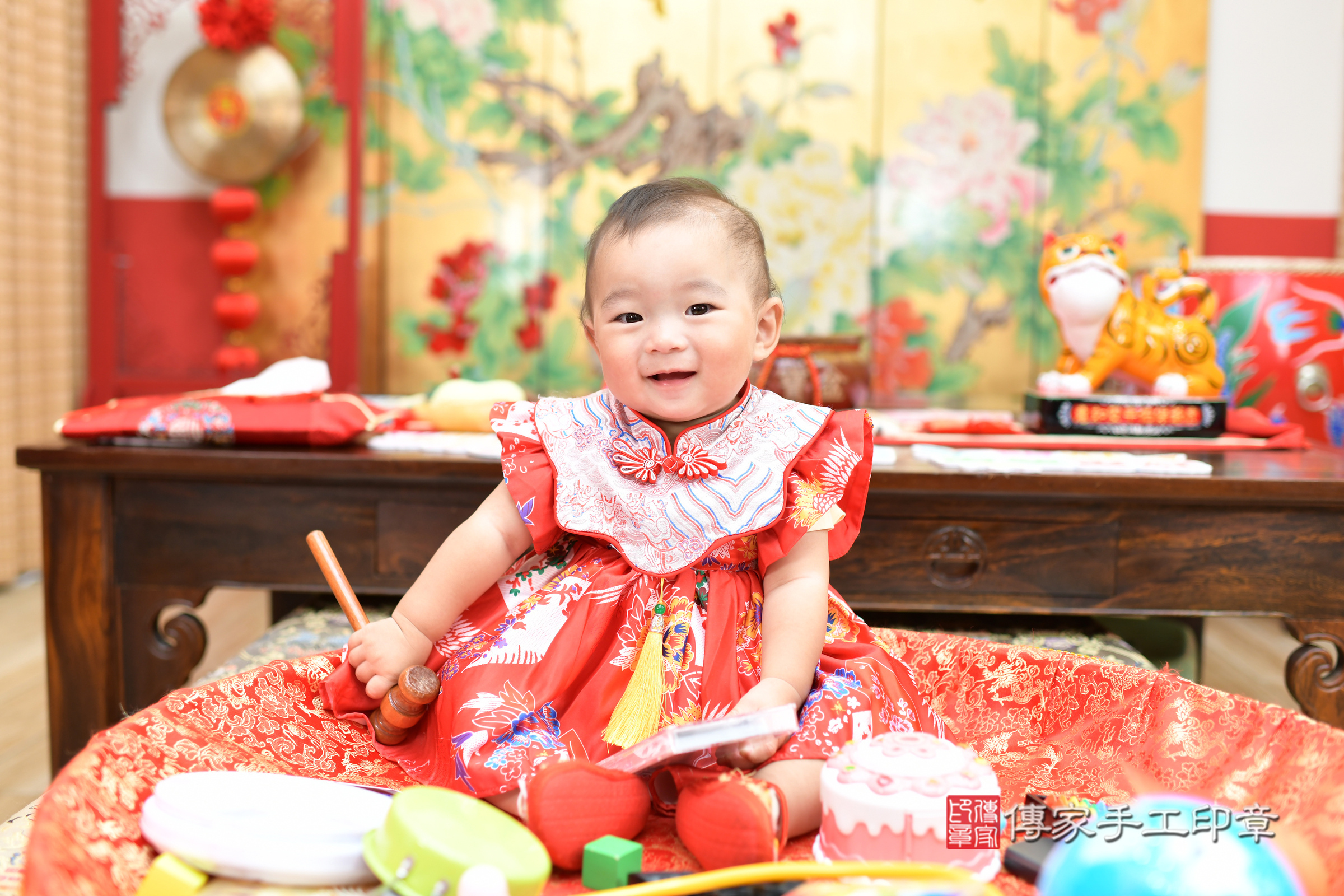 台北市大同區桐桐寶寶抓周推薦:傳家台北店抓周度脺中國風會場,嬰兒古禮抓周流程儀式吉祥話、抓周道具物品24種、拍照。抓周證書。2025.8.16,照片8 台北市大同區桐桐寶寶抓周推薦:傳家台北店抓周度脺中國風會場,嬰兒古禮抓周流程儀式吉祥話、抓周道具物品24種、拍照。抓周證書。2025.8.16,照片8