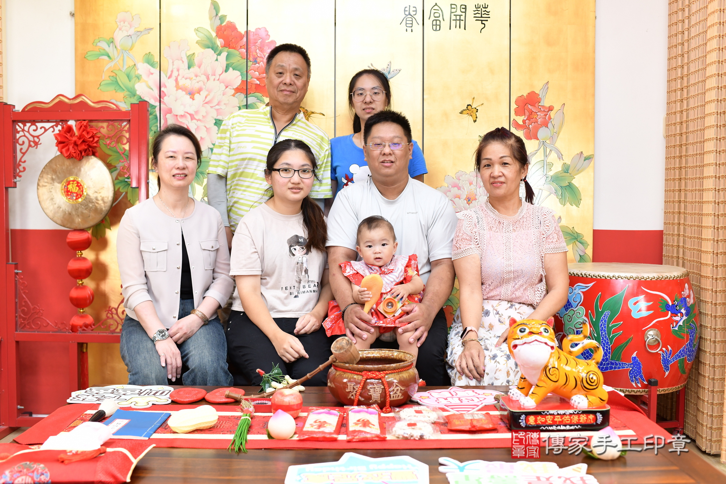 台北市大同區桐桐寶寶抓周推薦:傳家台北店抓周度脺中國風會場,嬰兒古禮抓周流程儀式吉祥話、抓周道具物品24種、拍照。抓周證書。2025.8.16,照片16 台北市大同區桐桐寶寶抓周推薦:傳家台北店抓周度脺中國風會場,嬰兒古禮抓周流程儀式吉祥話、抓周道具物品24種、拍照。抓周證書。2025.8.16,照片16