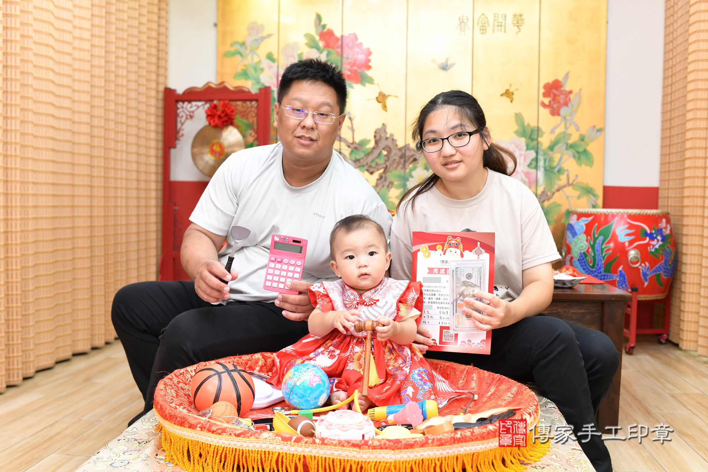 台北市大同區桐桐寶寶抓周推薦:傳家台北店抓周度脺中國風會場,嬰兒古禮抓周流程儀式吉祥話、抓周道具物品24種、拍照。抓周證書。2025.8.16,照片5 台北市大同區桐桐寶寶抓周推薦:傳家台北店抓周度脺中國風會場,嬰兒古禮抓周流程儀式吉祥話、抓周道具物品24種、拍照。抓周證書。2025.8.16,照片5