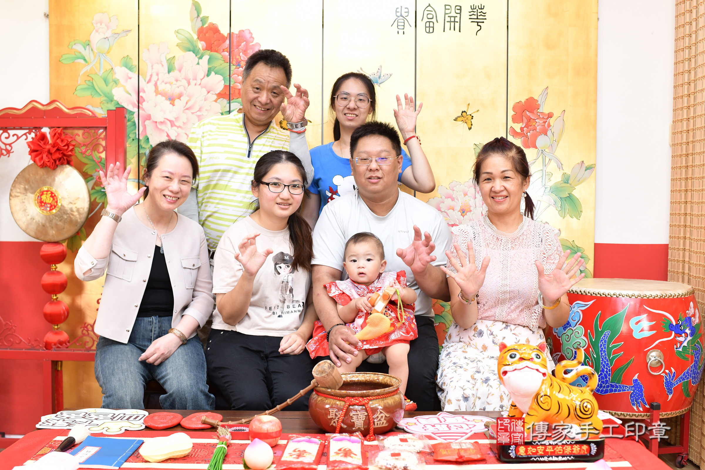 台北市大同區桐桐寶寶抓周推薦:傳家台北店抓周度脺中國風會場,嬰兒古禮抓周流程儀式吉祥話、抓周道具物品24種、拍照。抓周證書。2025.8.16,照片17 台北市大同區桐桐寶寶抓周推薦:傳家台北店抓周度脺中國風會場,嬰兒古禮抓周流程儀式吉祥話、抓周道具物品24種、拍照。抓周證書。2025.8.16,照片17