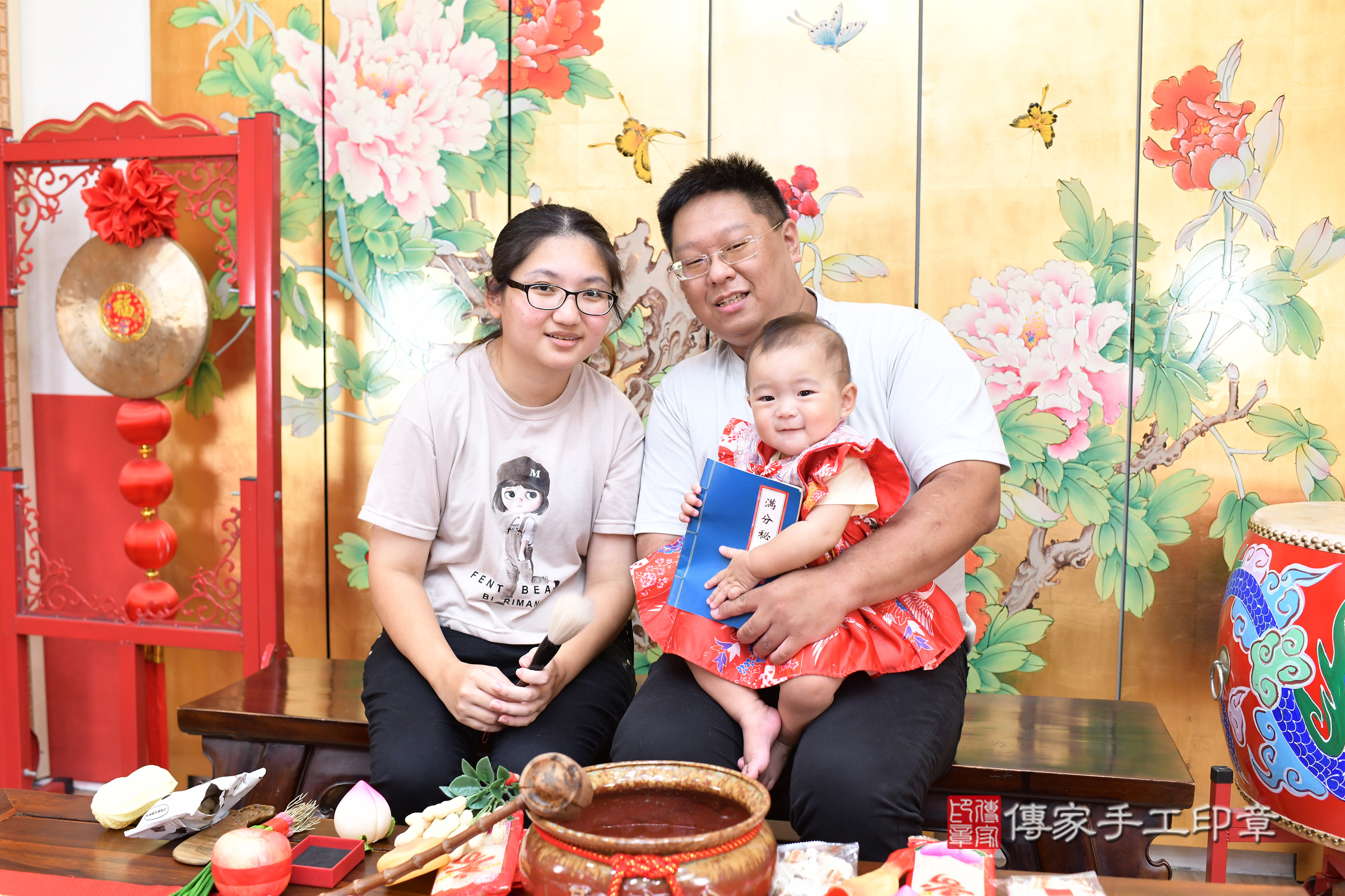 台北市大同區桐桐寶寶抓周推薦:傳家台北店抓周度脺中國風會場,嬰兒古禮抓周流程儀式吉祥話、抓周道具物品24種、拍照。抓周證書。2025.8.16,照片15 台北市大同區桐桐寶寶抓周推薦:傳家台北店抓周度脺中國風會場,嬰兒古禮抓周流程儀式吉祥話、抓周道具物品24種、拍照。抓周證書。2025.8.16,照片15