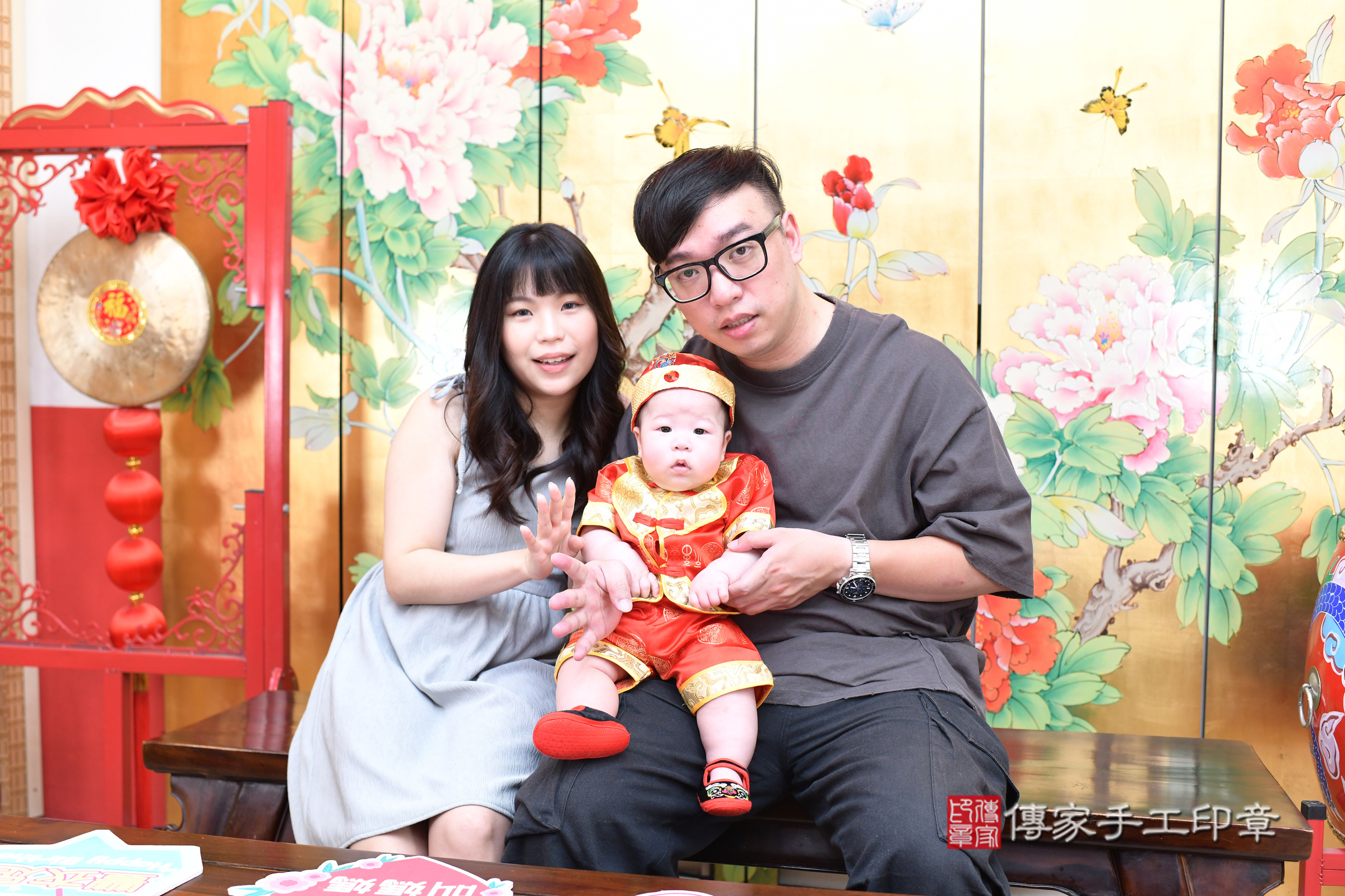 台北市大同區宸宸寶寶收涎推薦:傳家台北店收涎中國風會場,嬰兒古禮收涎收口水流程儀式、收涎吉祥話、收涎餅乾、收涎拍照。收涎證書。2025.8.16,照片2 台北市大同區宸宸寶寶收涎推薦:傳家台北店收涎中國風會場,嬰兒古禮收涎收口水流程儀式、收涎吉祥話、收涎餅乾、收涎拍照。收涎證書。2025.8.16,照片2