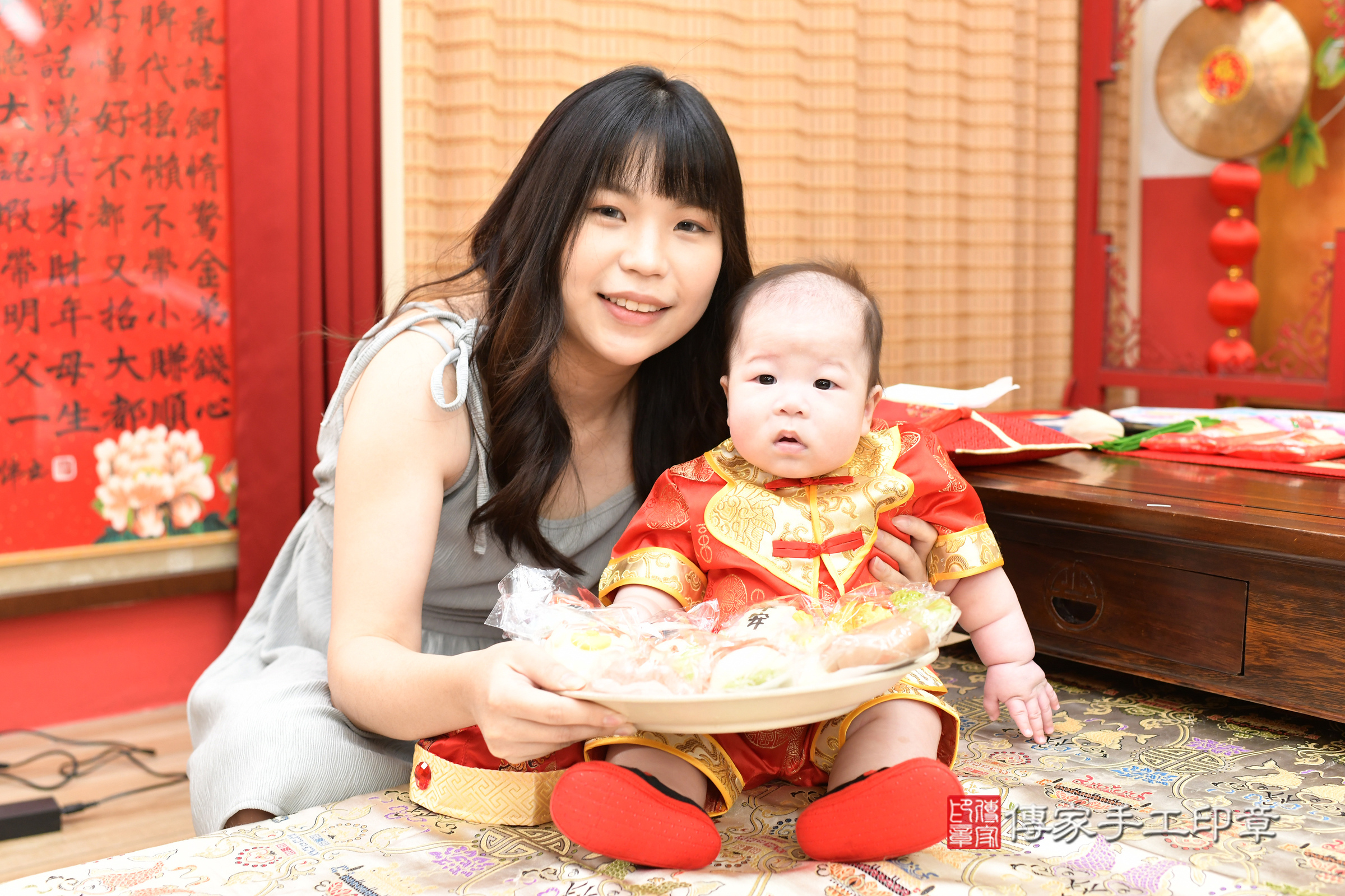 台北市大同區宸宸寶寶收涎推薦:傳家台北店收涎中國風會場,嬰兒古禮收涎收口水流程儀式、收涎吉祥話、收涎餅乾、收涎拍照。收涎證書。2025.8.16,照片14 台北市大同區宸宸寶寶收涎推薦:傳家台北店收涎中國風會場,嬰兒古禮收涎收口水流程儀式、收涎吉祥話、收涎餅乾、收涎拍照。收涎證書。2025.8.16,照片14