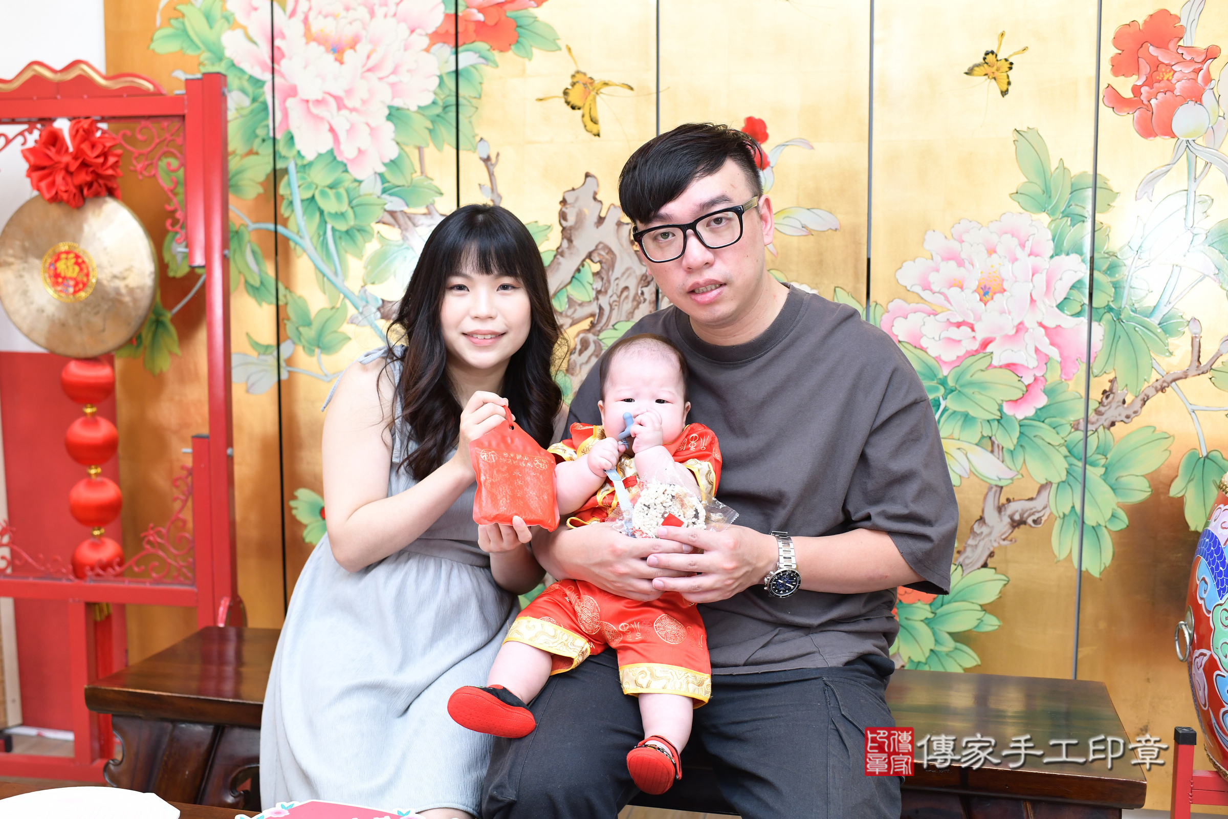 台北市大同區宸宸寶寶收涎推薦:傳家台北店收涎中國風會場,嬰兒古禮收涎收口水流程儀式、收涎吉祥話、收涎餅乾、收涎拍照。收涎證書。2025.8.16,照片11 台北市大同區宸宸寶寶收涎推薦:傳家台北店收涎中國風會場,嬰兒古禮收涎收口水流程儀式、收涎吉祥話、收涎餅乾、收涎拍照。收涎證書。2025.8.16,照片11