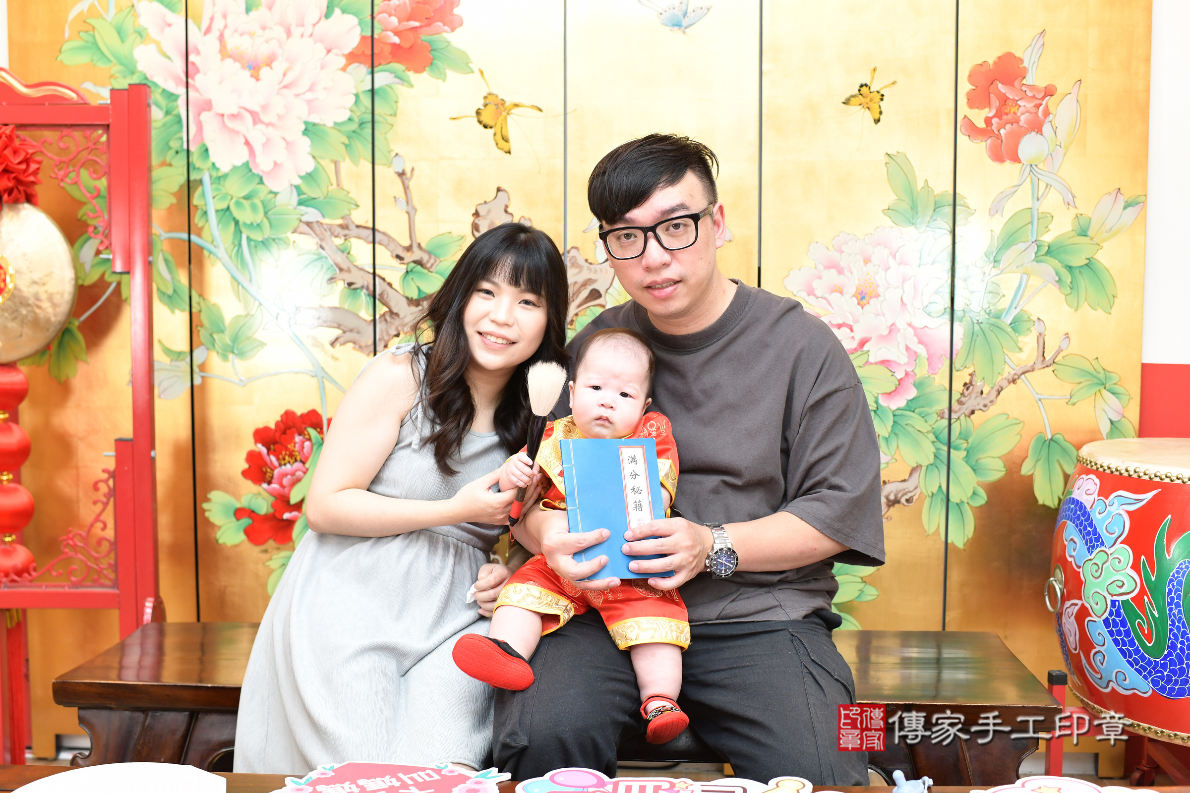 台北市大同區宸宸寶寶收涎推薦:傳家台北店收涎中國風會場,嬰兒古禮收涎收口水流程儀式、收涎吉祥話、收涎餅乾、收涎拍照。收涎證書。2025.8.16,照片13 台北市大同區宸宸寶寶收涎推薦:傳家台北店收涎中國風會場,嬰兒古禮收涎收口水流程儀式、收涎吉祥話、收涎餅乾、收涎拍照。收涎證書。2025.8.16,照片13