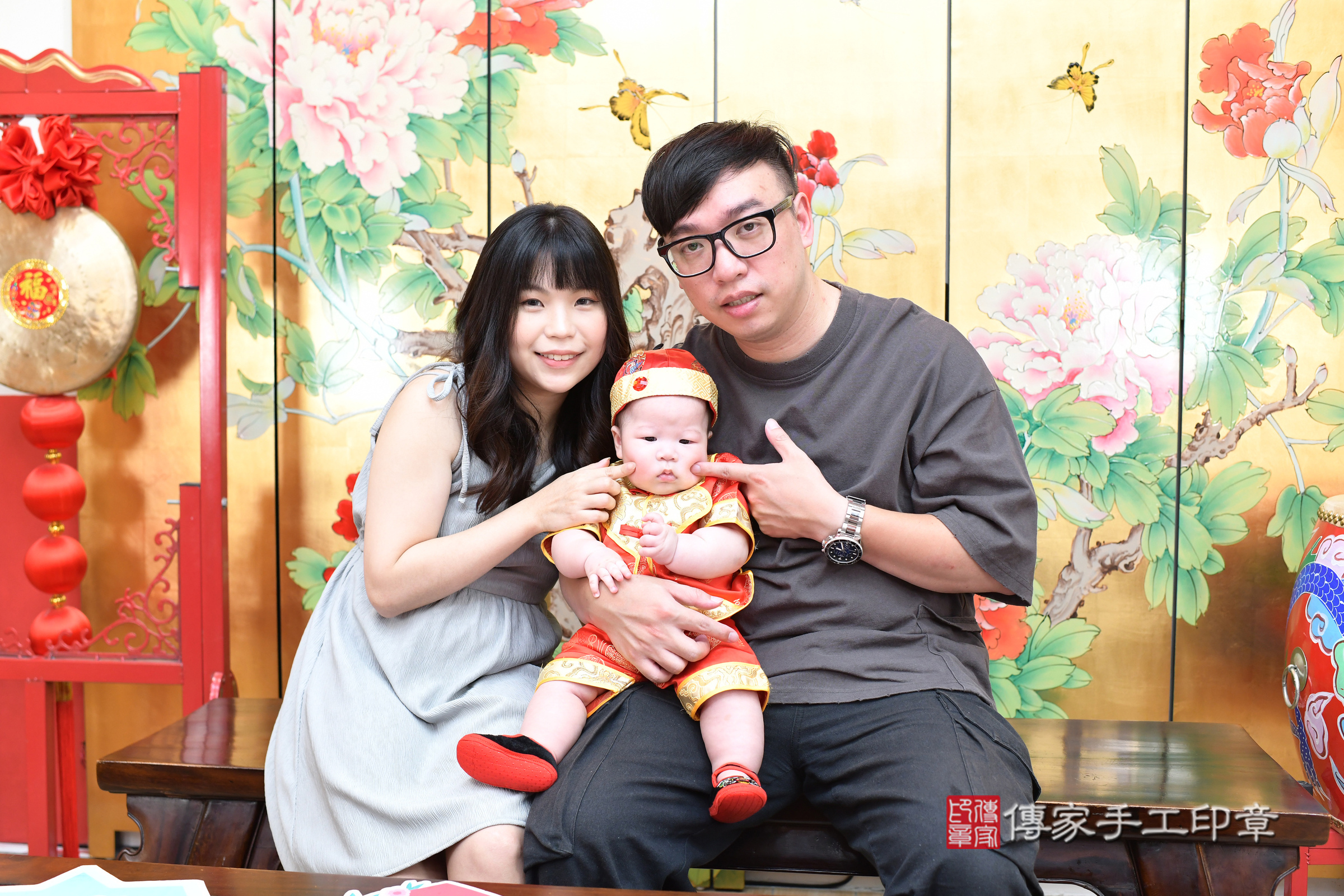 台北市大同區宸宸寶寶收涎推薦:傳家台北店收涎中國風會場,嬰兒古禮收涎收口水流程儀式、收涎吉祥話、收涎餅乾、收涎拍照。收涎證書。2025.8.16,照片3 台北市大同區宸宸寶寶收涎推薦:傳家台北店收涎中國風會場,嬰兒古禮收涎收口水流程儀式、收涎吉祥話、收涎餅乾、收涎拍照。收涎證書。2025.8.16,照片3