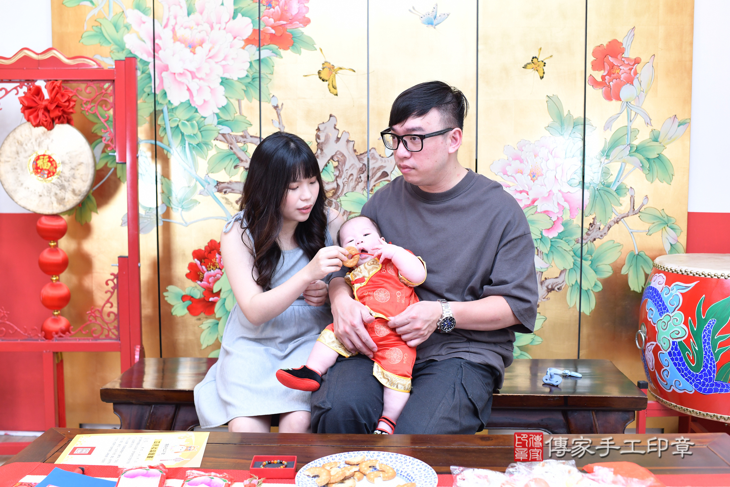 台北市大同區宸宸寶寶收涎推薦:傳家台北店收涎中國風會場,嬰兒古禮收涎收口水流程儀式、收涎吉祥話、收涎餅乾、收涎拍照。收涎證書。2025.8.16,照片16 台北市大同區宸宸寶寶收涎推薦:傳家台北店收涎中國風會場,嬰兒古禮收涎收口水流程儀式、收涎吉祥話、收涎餅乾、收涎拍照。收涎證書。2025.8.16,照片16