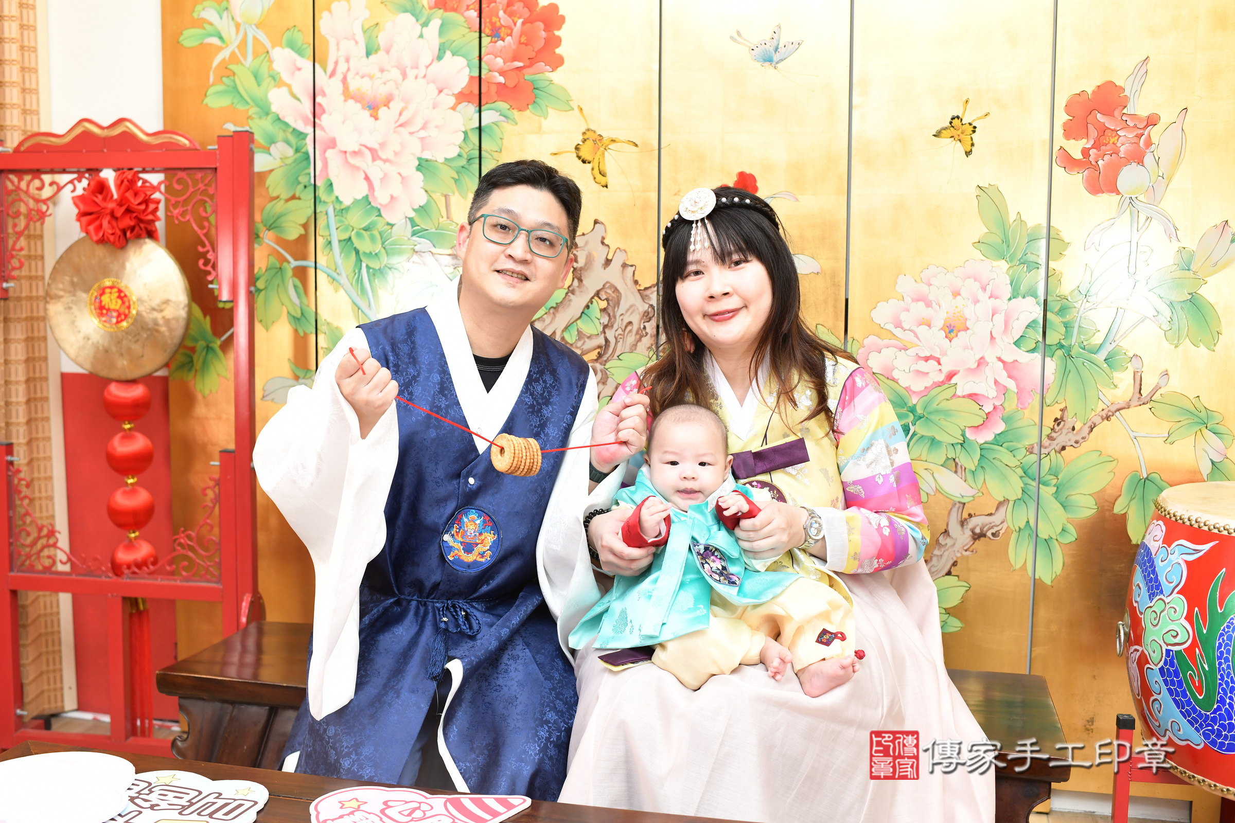 台北市大同區彤彤寶寶收涎推薦:傳家台北店收涎中國風會場,嬰兒古禮收涎收口水流程儀式、收涎吉祥話、收涎餅乾、收涎拍照。收涎證書。2025.8.17,照片12 台北市大同區彤彤寶寶收涎推薦:傳家台北店收涎中國風會場,嬰兒古禮收涎收口水流程儀式、收涎吉祥話、收涎餅乾、收涎拍照。收涎證書。2025.8.17,照片12