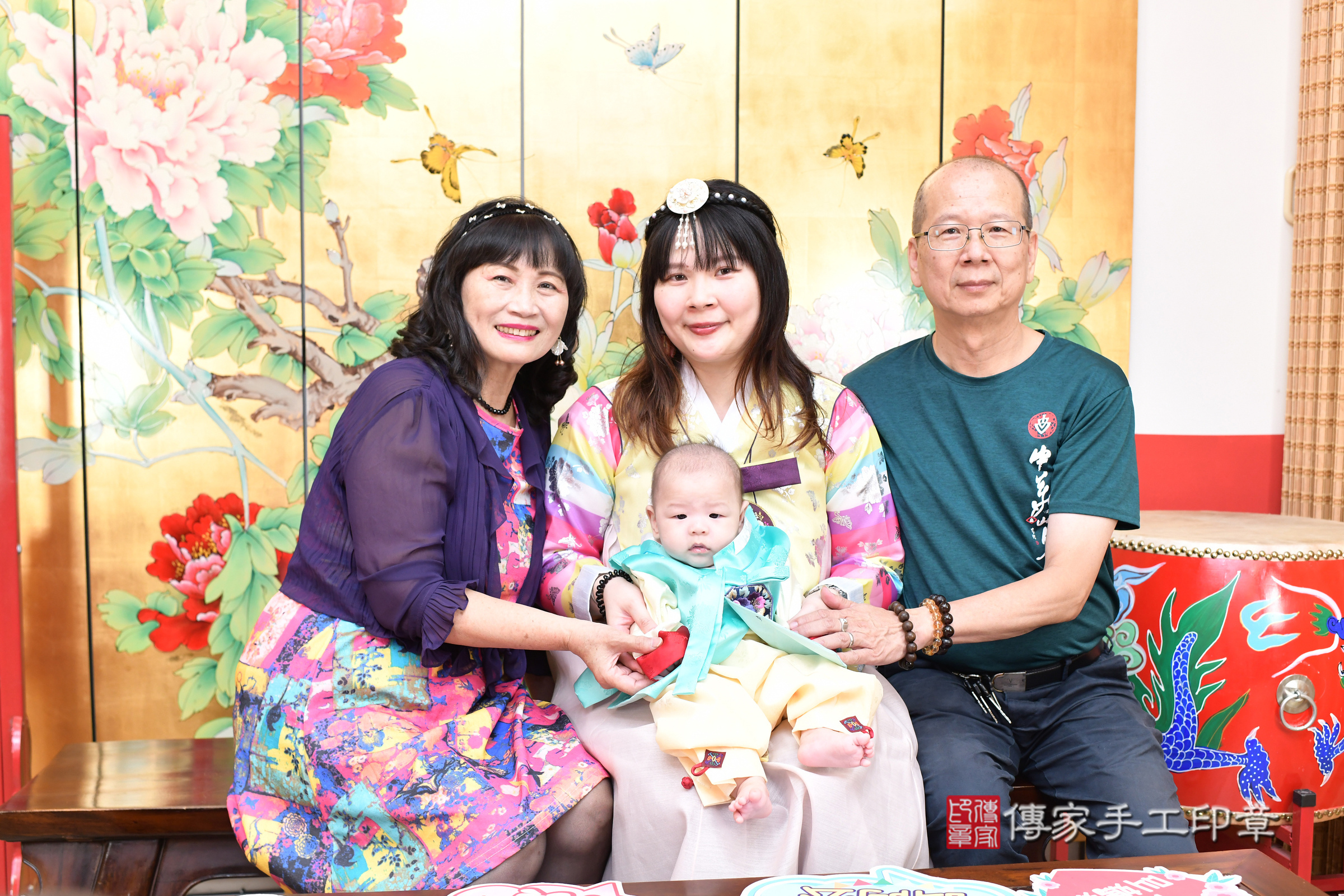 台北市大同區彤彤寶寶收涎推薦:傳家台北店收涎中國風會場,嬰兒古禮收涎收口水流程儀式、收涎吉祥話、收涎餅乾、收涎拍照。收涎證書。2025.8.17,照片5 台北市大同區彤彤寶寶收涎推薦:傳家台北店收涎中國風會場,嬰兒古禮收涎收口水流程儀式、收涎吉祥話、收涎餅乾、收涎拍照。收涎證書。2025.8.17,照片5