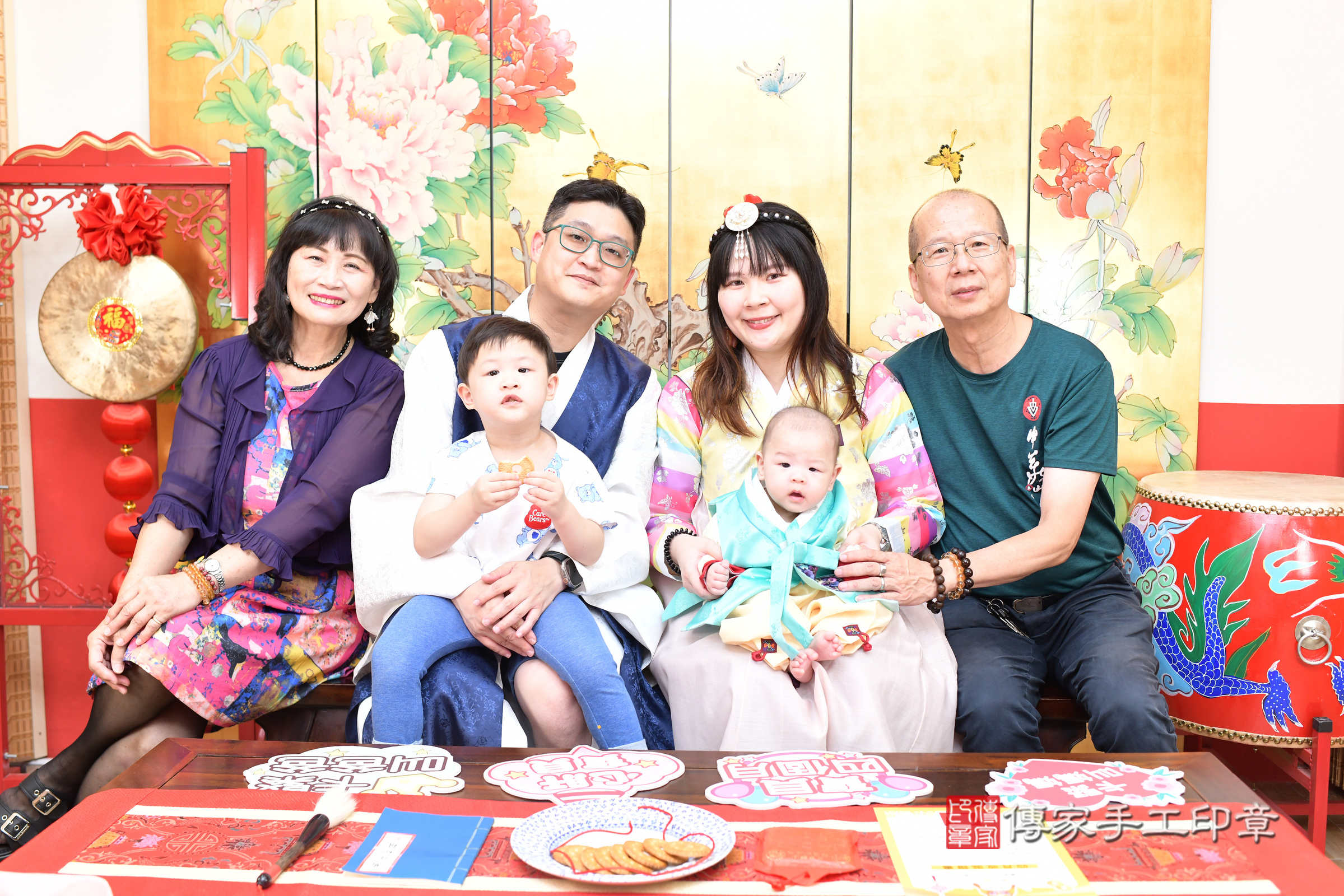 台北市大同區彤彤寶寶收涎推薦:傳家台北店收涎中國風會場,嬰兒古禮收涎收口水流程儀式、收涎吉祥話、收涎餅乾、收涎拍照。收涎證書。2025.8.17,照片10 台北市大同區彤彤寶寶收涎推薦:傳家台北店收涎中國風會場,嬰兒古禮收涎收口水流程儀式、收涎吉祥話、收涎餅乾、收涎拍照。收涎證書。2025.8.17,照片10