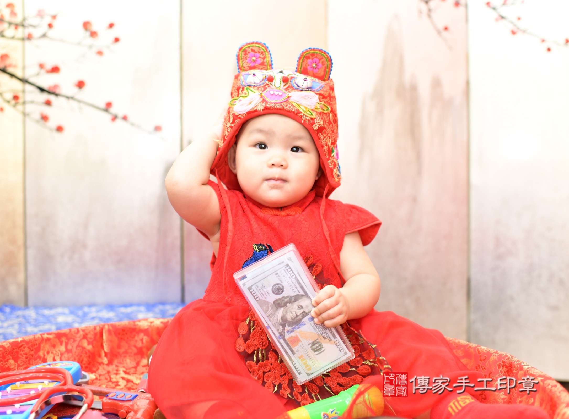 新北市永和區瑄瑄寶寶抓周推薦:傳家新北店抓周度脺中國風會場,嬰兒古禮抓周流程儀式吉祥話、抓周道具物品24種、拍照。抓周證書。2025.8.23,照片9 新北市永和區瑄瑄寶寶抓周推薦:傳家新北店抓周度脺中國風會場,嬰兒古禮抓周流程儀式吉祥話、抓周道具物品24種、拍照。抓周證書。2025.8.23,照片9