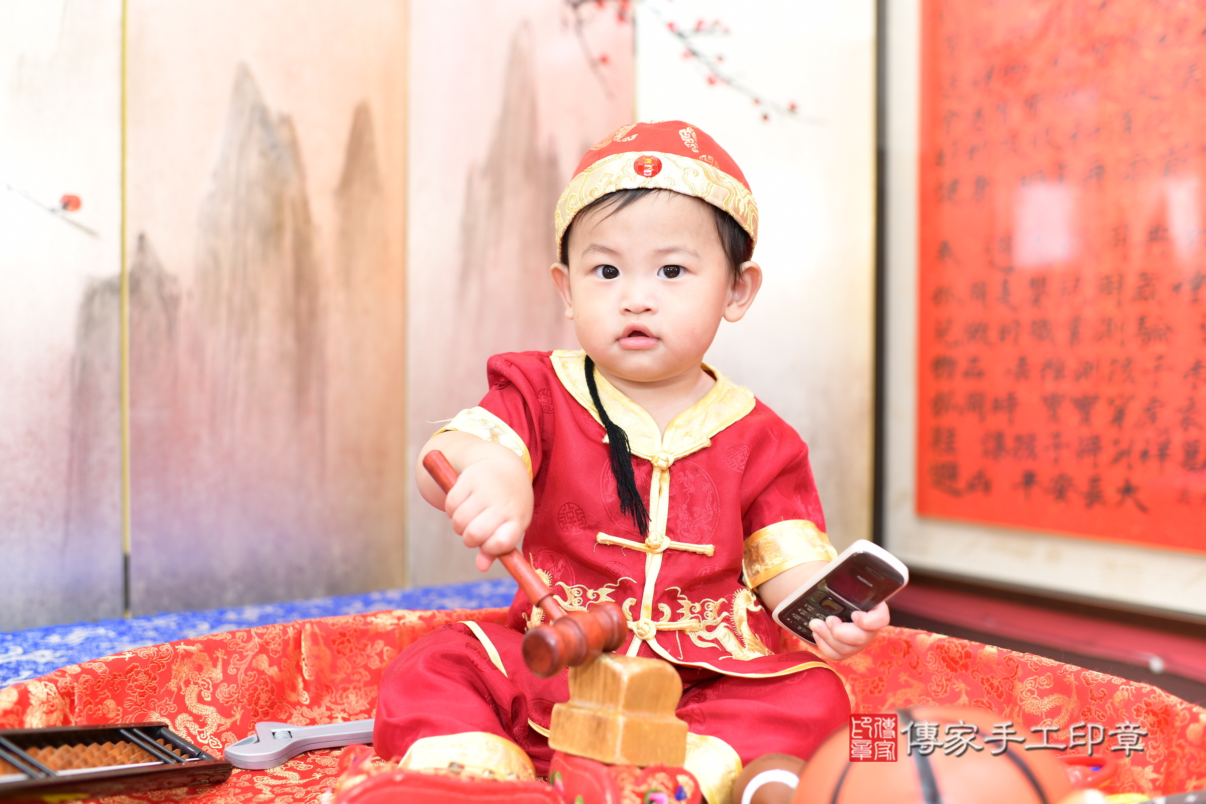 新北市永和區誠誠寶寶抓周推薦:傳家新北店抓周度脺中國風會場,嬰兒古禮抓周流程儀式吉祥話、抓周道具物品24種、拍照。抓周證書。2025.8.23,照片7 新北市永和區誠誠寶寶抓周推薦:傳家新北店抓周度脺中國風會場,嬰兒古禮抓周流程儀式吉祥話、抓周道具物品24種、拍照。抓周證書。2025.8.23,照片7