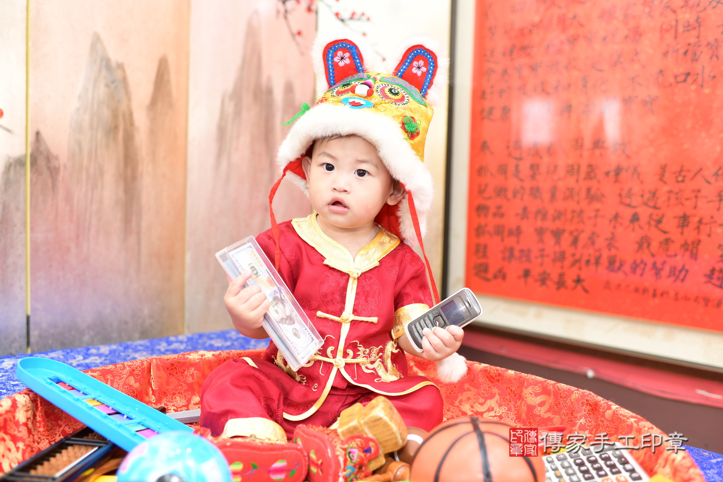 新北市永和區誠誠寶寶抓周推薦:傳家新北店抓周度脺中國風會場,嬰兒古禮抓周流程儀式吉祥話、抓周道具物品24種、拍照。抓周證書。2025.8.23,照片8 新北市永和區誠誠寶寶抓周推薦:傳家新北店抓周度脺中國風會場,嬰兒古禮抓周流程儀式吉祥話、抓周道具物品24種、拍照。抓周證書。2025.8.23,照片8