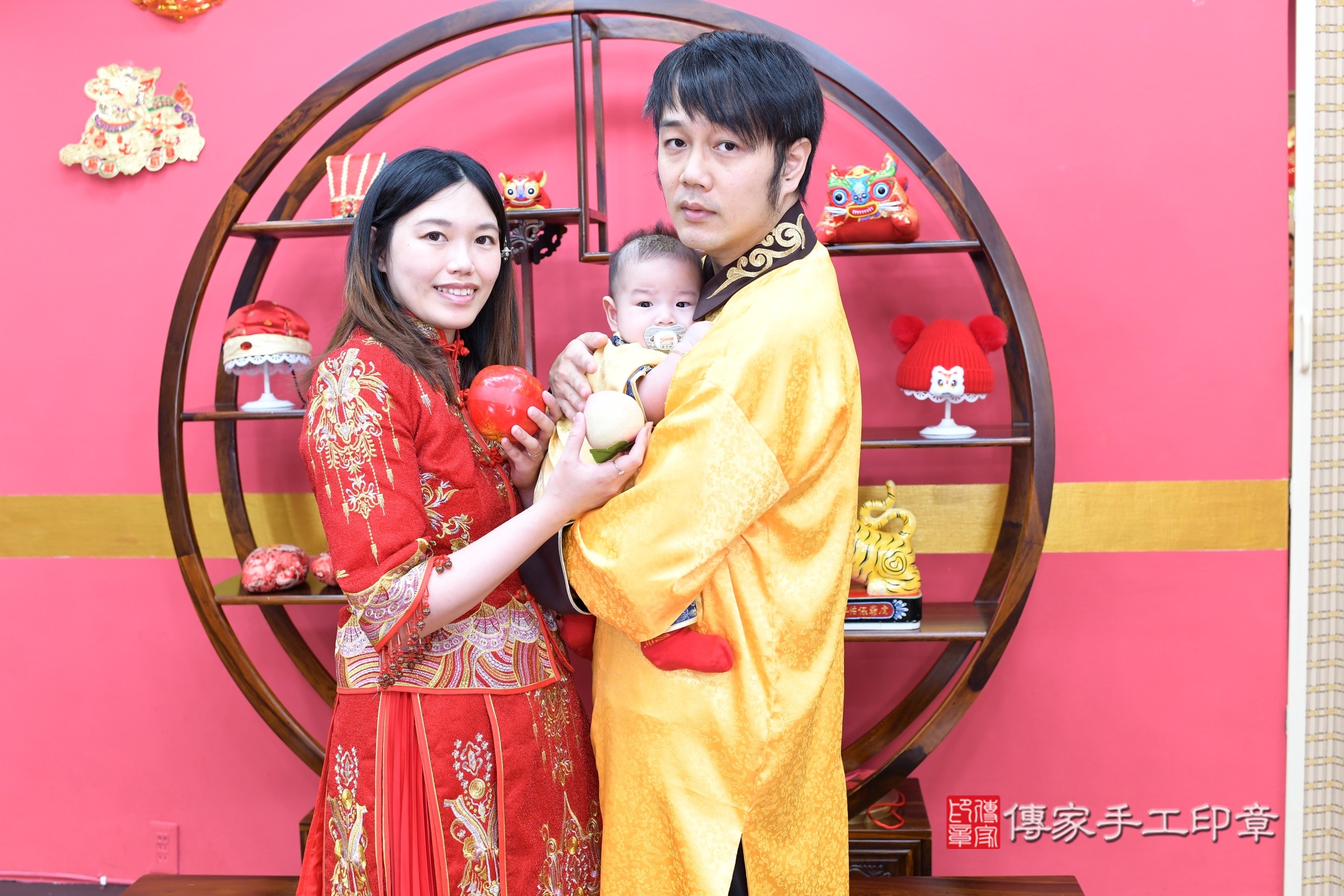 新北市永和區小勝寶寶收涎推薦:傳家新北店收涎中國風會場,嬰兒古禮收涎收口水流程儀式、收涎吉祥話、收涎餅乾、收涎拍照。收涎證書。2025.8.30,照片10 新北市永和區小勝寶寶收涎推薦:傳家新北店收涎中國風會場,嬰兒古禮收涎收口水流程儀式、收涎吉祥話、收涎餅乾、收涎拍照。收涎證書。2025.8.30,照片10