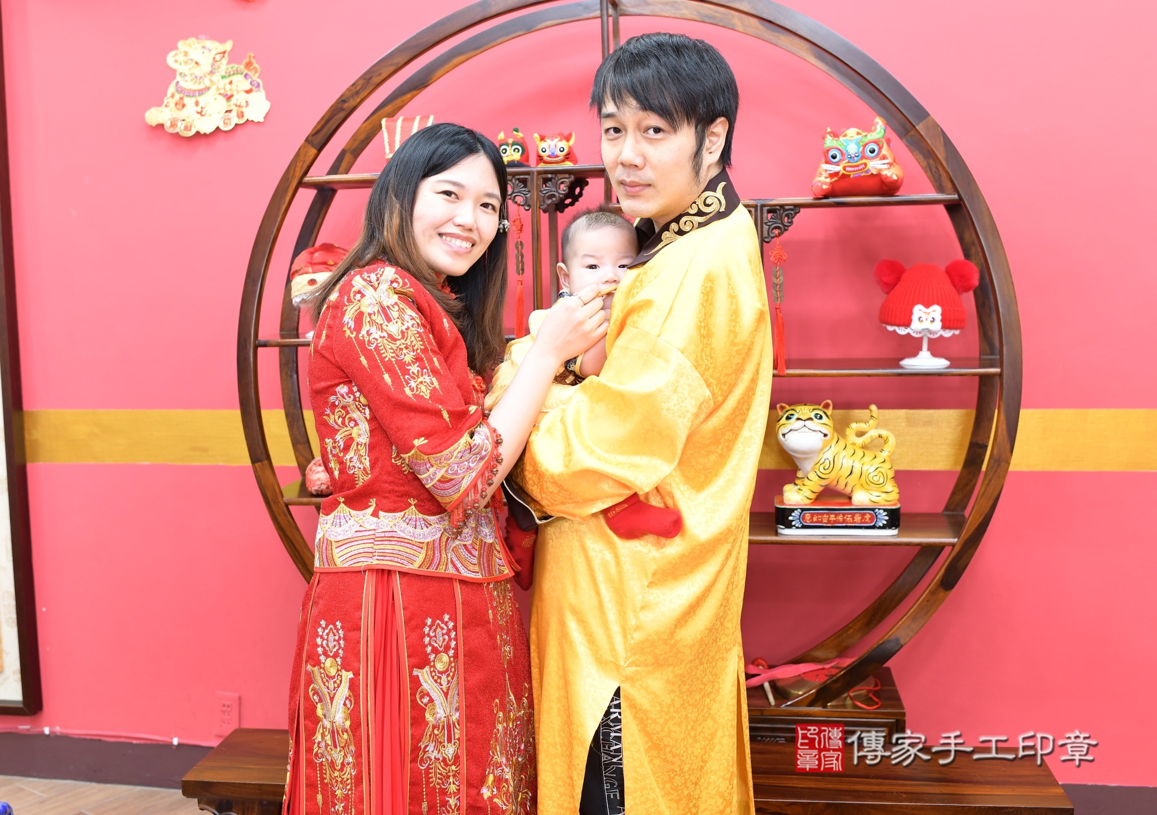 新北市永和區小勝寶寶收涎推薦:傳家新北店收涎中國風會場,嬰兒古禮收涎收口水流程儀式、收涎吉祥話、收涎餅乾、收涎拍照。收涎證書。2025.8.30,照片13 新北市永和區小勝寶寶收涎推薦:傳家新北店收涎中國風會場,嬰兒古禮收涎收口水流程儀式、收涎吉祥話、收涎餅乾、收涎拍照。收涎證書。2025.8.30,照片13