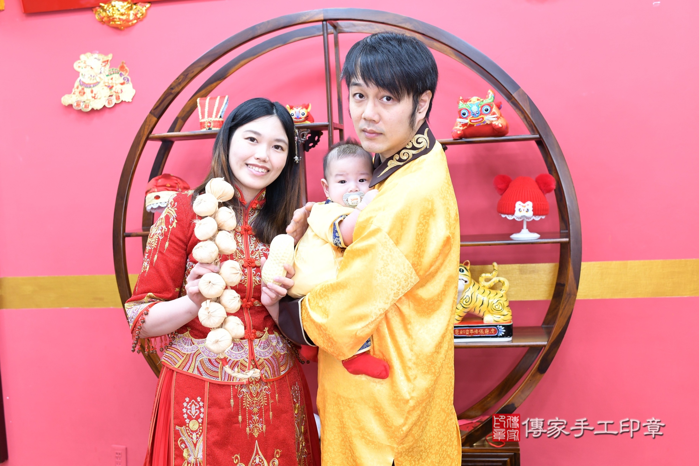 新北市永和區小勝寶寶收涎推薦:傳家新北店收涎中國風會場,嬰兒古禮收涎收口水流程儀式、收涎吉祥話、收涎餅乾、收涎拍照。收涎證書。2025.8.30,照片11 新北市永和區小勝寶寶收涎推薦:傳家新北店收涎中國風會場,嬰兒古禮收涎收口水流程儀式、收涎吉祥話、收涎餅乾、收涎拍照。收涎證書。2025.8.30,照片11