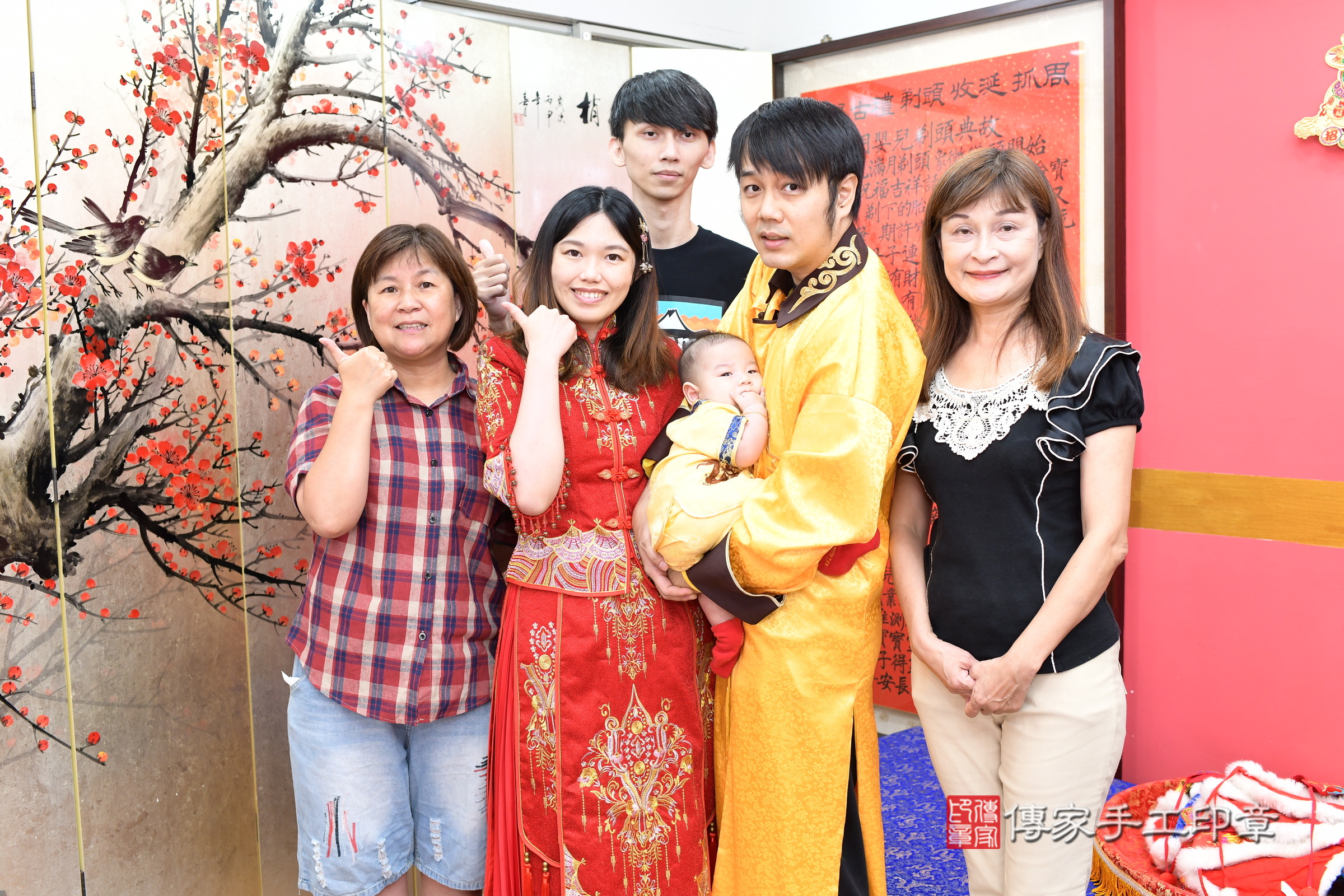 新北市永和區小勝寶寶收涎推薦:傳家新北店收涎中國風會場,嬰兒古禮收涎收口水流程儀式、收涎吉祥話、收涎餅乾、收涎拍照。收涎證書。2025.8.30,照片14 新北市永和區小勝寶寶收涎推薦:傳家新北店收涎中國風會場,嬰兒古禮收涎收口水流程儀式、收涎吉祥話、收涎餅乾、收涎拍照。收涎證書。2025.8.30,照片14