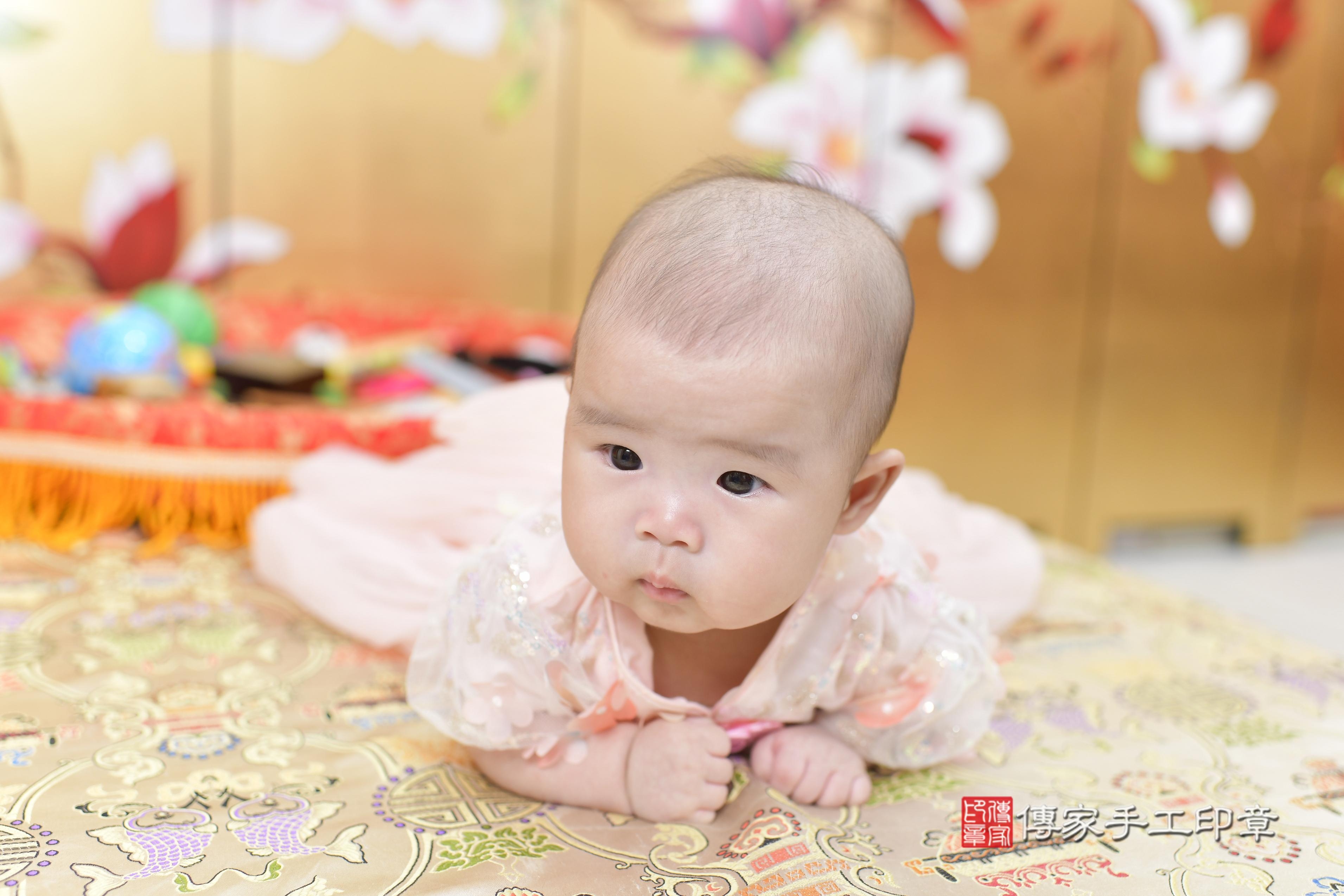 傳家手工印章新竹店、抓周、度脺、中國風會場、傳家嬰兒古禮、吉祥話、抓周道具物品24種、拍照。抓周證書。寶寶抓周、滿周歲、生日快樂、祝福 傳家手工印章新竹店、抓周、度脺、中國風會場、傳家嬰兒古禮、吉祥話、抓周道具物品24種、拍照。抓周證書。寶寶抓周、滿周歲、生日快樂、祝福