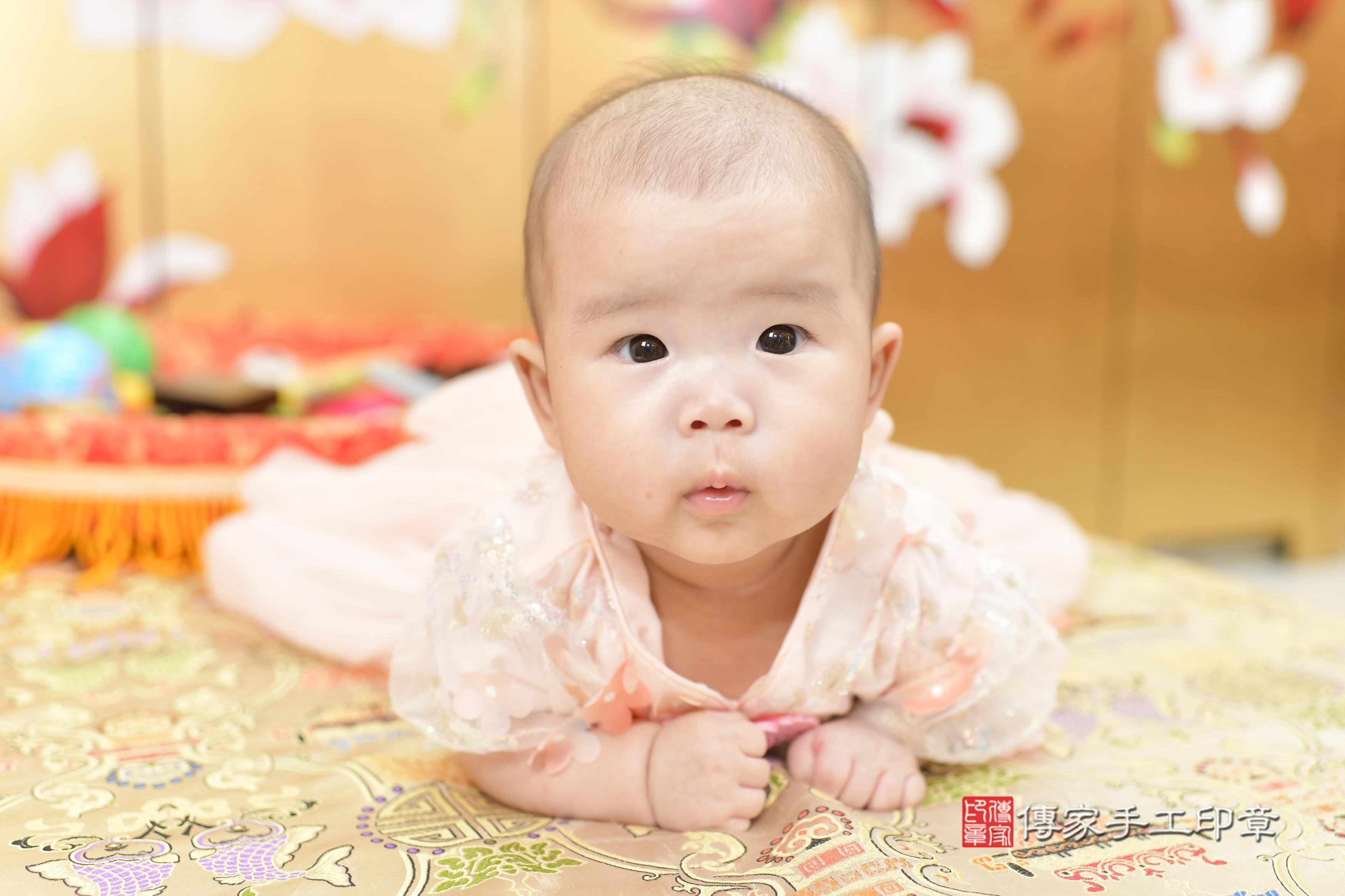 傳家手工印章新竹店、抓周、度脺、中國風會場、傳家嬰兒古禮、吉祥話、抓周道具物品24種、拍照。抓周證書。寶寶抓周、滿周歲、生日快樂、祝福 傳家手工印章新竹店、抓周、度脺、中國風會場、傳家嬰兒古禮、吉祥話、抓周道具物品24種、拍照。抓周證書。寶寶抓周、滿周歲、生日快樂、祝福