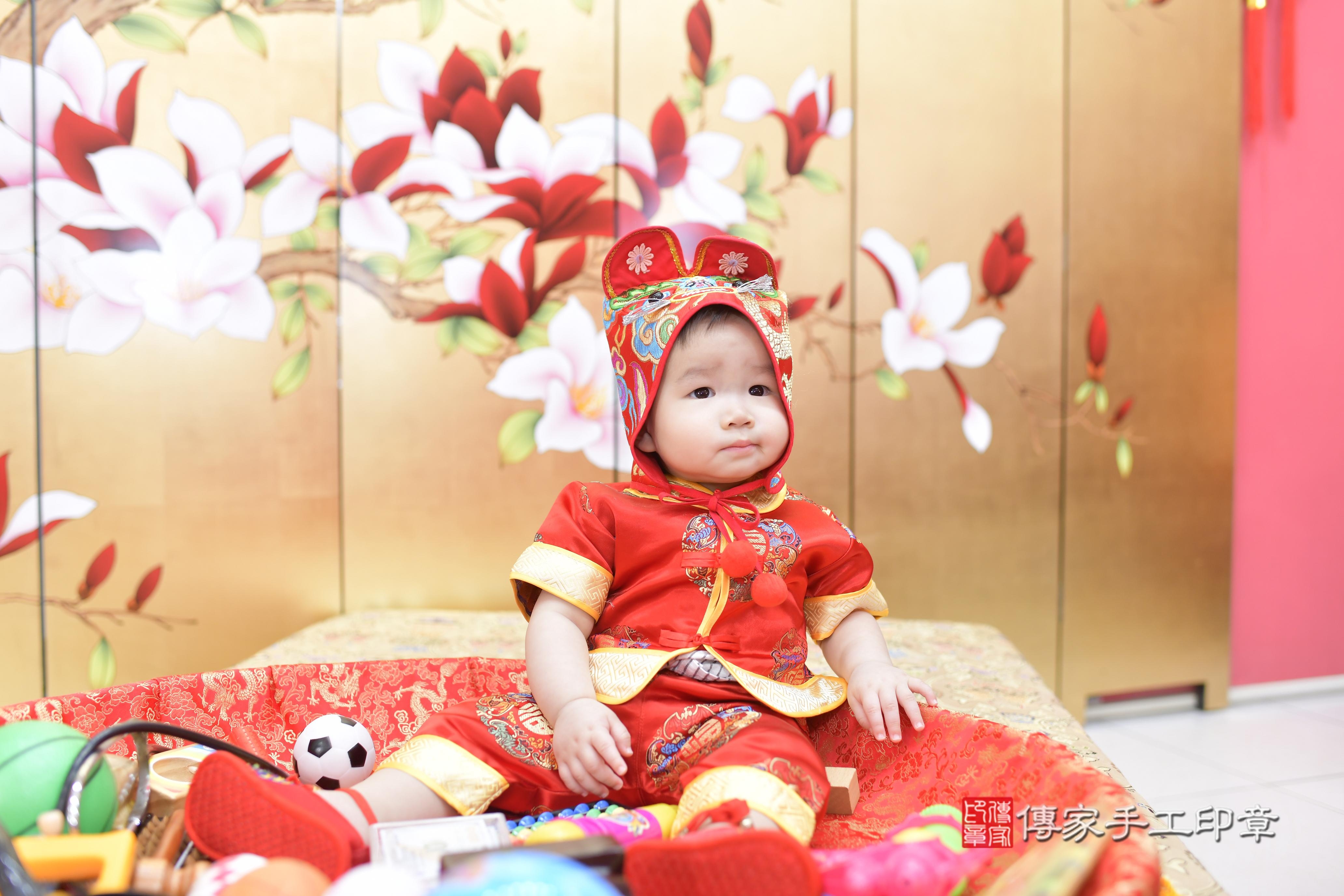 傳家手工印章新竹店、抓周、度脺、美式風會場、傳家嬰兒古禮、吉祥話、抓周道具物品24種、拍照。抓周證書。寶寶抓周、滿周歲、生日快樂、祝福 傳家手工印章新竹店、抓周、度脺、美式風會場、傳家嬰兒古禮、吉祥話、抓周道具物品24種、拍照。抓周證書。寶寶抓周、滿周歲、生日快樂、祝福