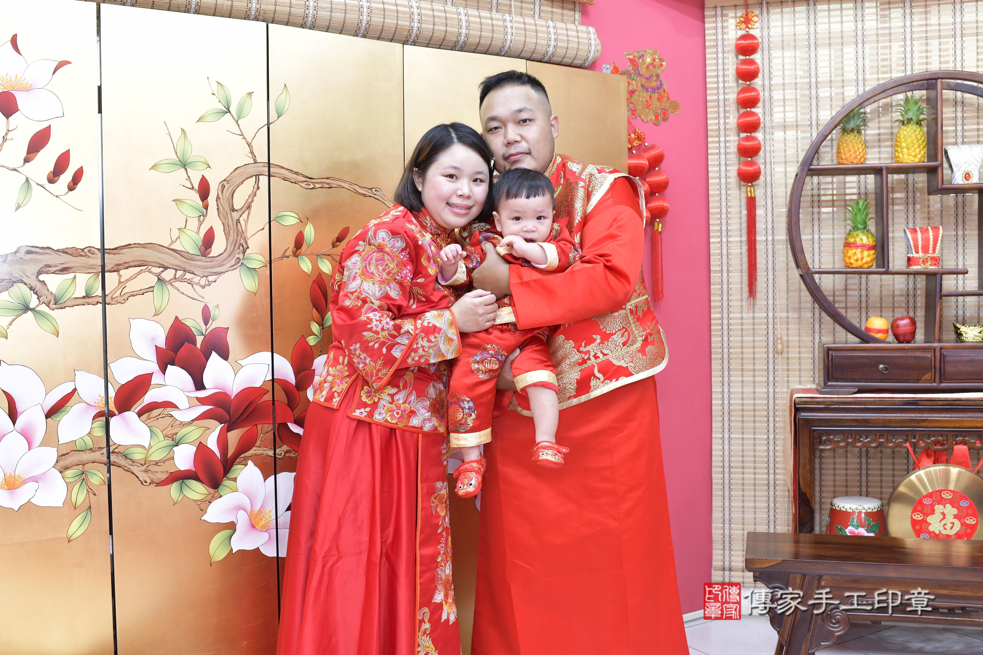 傳家手工印章新竹店、抓周、度脺、美式風會場、傳家嬰兒古禮、吉祥話、抓周道具物品24種、拍照。抓周證書。寶寶抓周、滿周歲、生日快樂、祝福 傳家手工印章新竹店、抓周、度脺、美式風會場、傳家嬰兒古禮、吉祥話、抓周道具物品24種、拍照。抓周證書。寶寶抓周、滿周歲、生日快樂、祝福