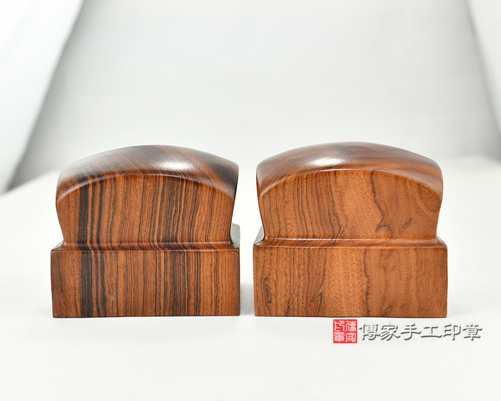 傳家手工印章實際成品：紫檀濟公廟章合照