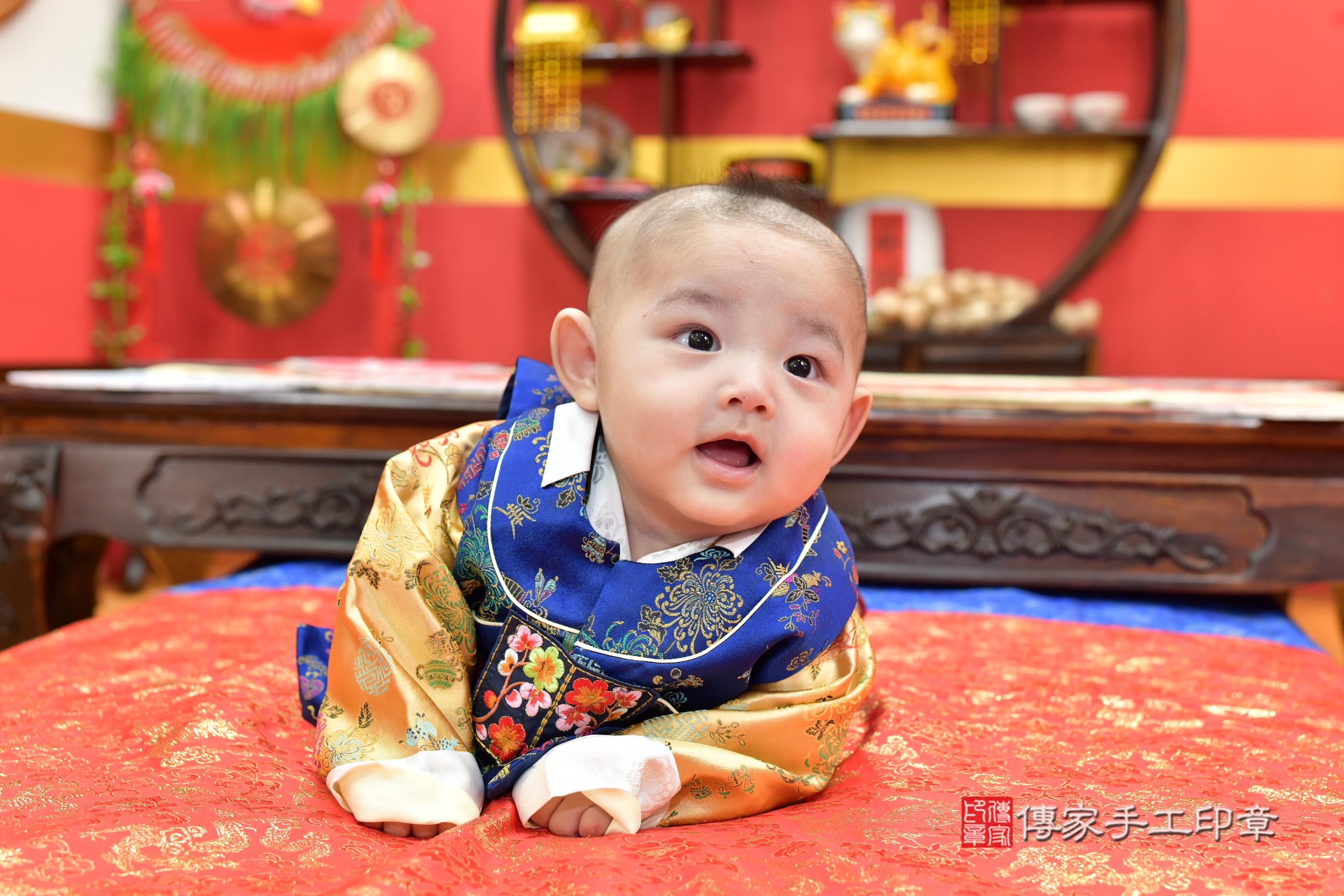 傳家手工印章桃園店、抓周、度脺、美式風會場、傳家嬰兒古禮、吉祥話、抓周道具物品24種、拍照。抓周證書。寶寶抓周、滿周歲、生日快樂、祝福 傳家手工印章桃園店、抓周、度脺、美式風會場、傳家嬰兒古禮、吉祥話、抓周道具物品24種、拍照。抓周證書。寶寶抓周、滿周歲、生日快樂、祝福