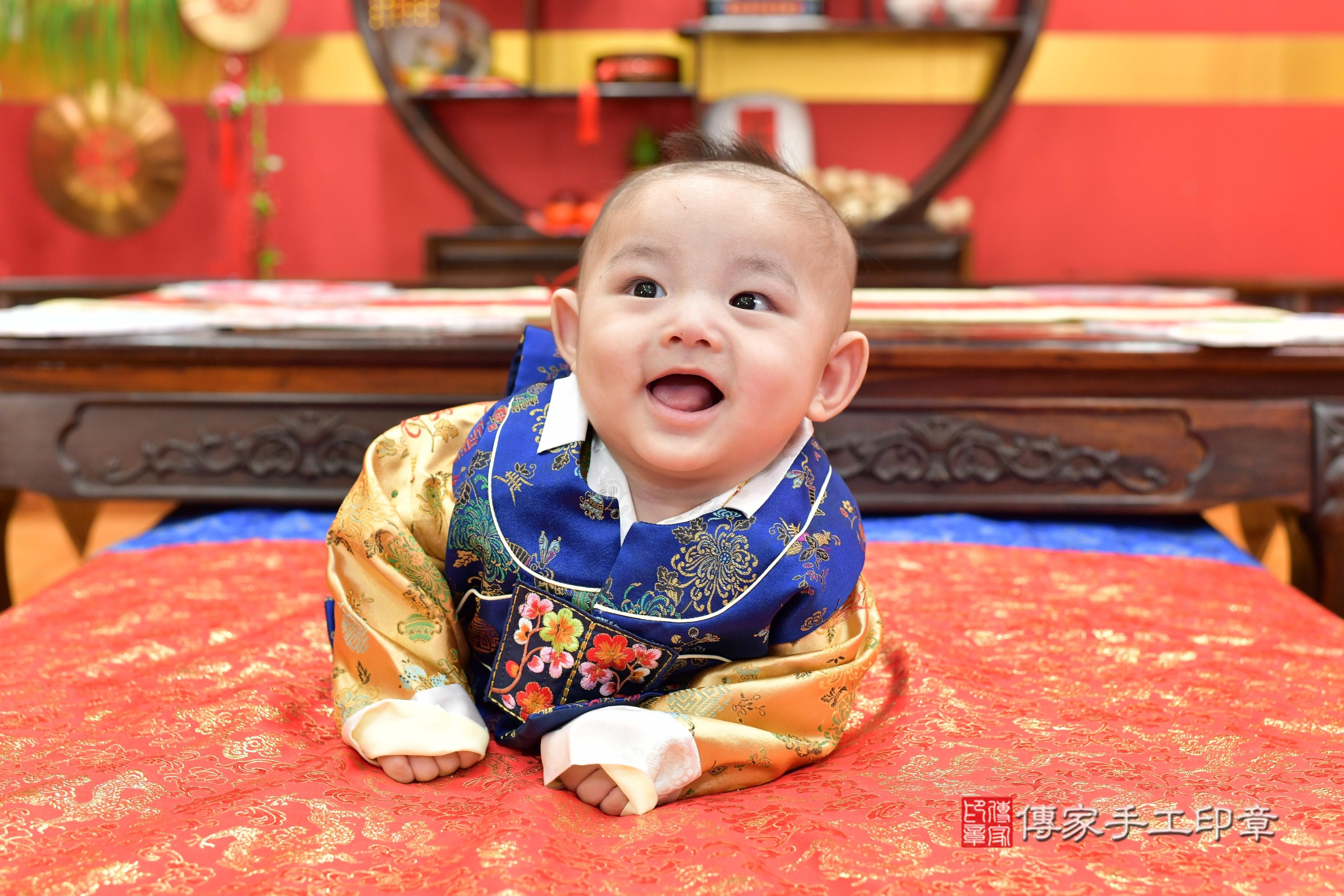 傳家手工印章桃園店、抓周、度脺、美式風會場、傳家嬰兒古禮、吉祥話、抓周道具物品24種、拍照。抓周證書。寶寶抓周、滿周歲、生日快樂、祝福 傳家手工印章桃園店、抓周、度脺、美式風會場、傳家嬰兒古禮、吉祥話、抓周道具物品24種、拍照。抓周證書。寶寶抓周、滿周歲、生日快樂、祝福