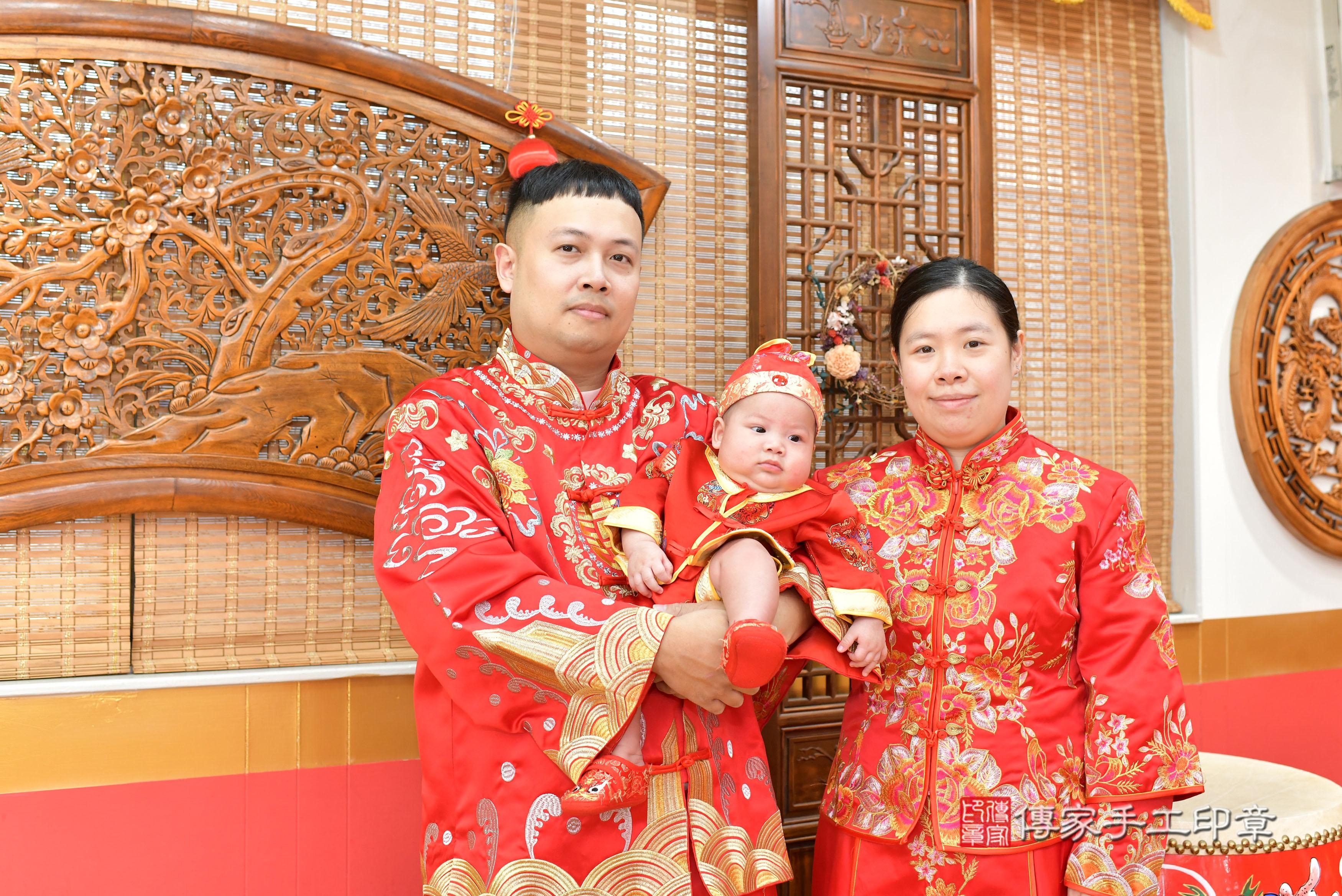 傳家手工印章桃園店、抓周、度脺、美式風會場、傳家嬰兒古禮、吉祥話、抓周道具物品24種、拍照。抓周證書。寶寶抓周、滿周歲、生日快樂、祝福 傳家手工印章桃園店、抓周、度脺、美式風會場、傳家嬰兒古禮、吉祥話、抓周道具物品24種、拍照。抓周證書。寶寶抓周、滿周歲、生日快樂、祝福