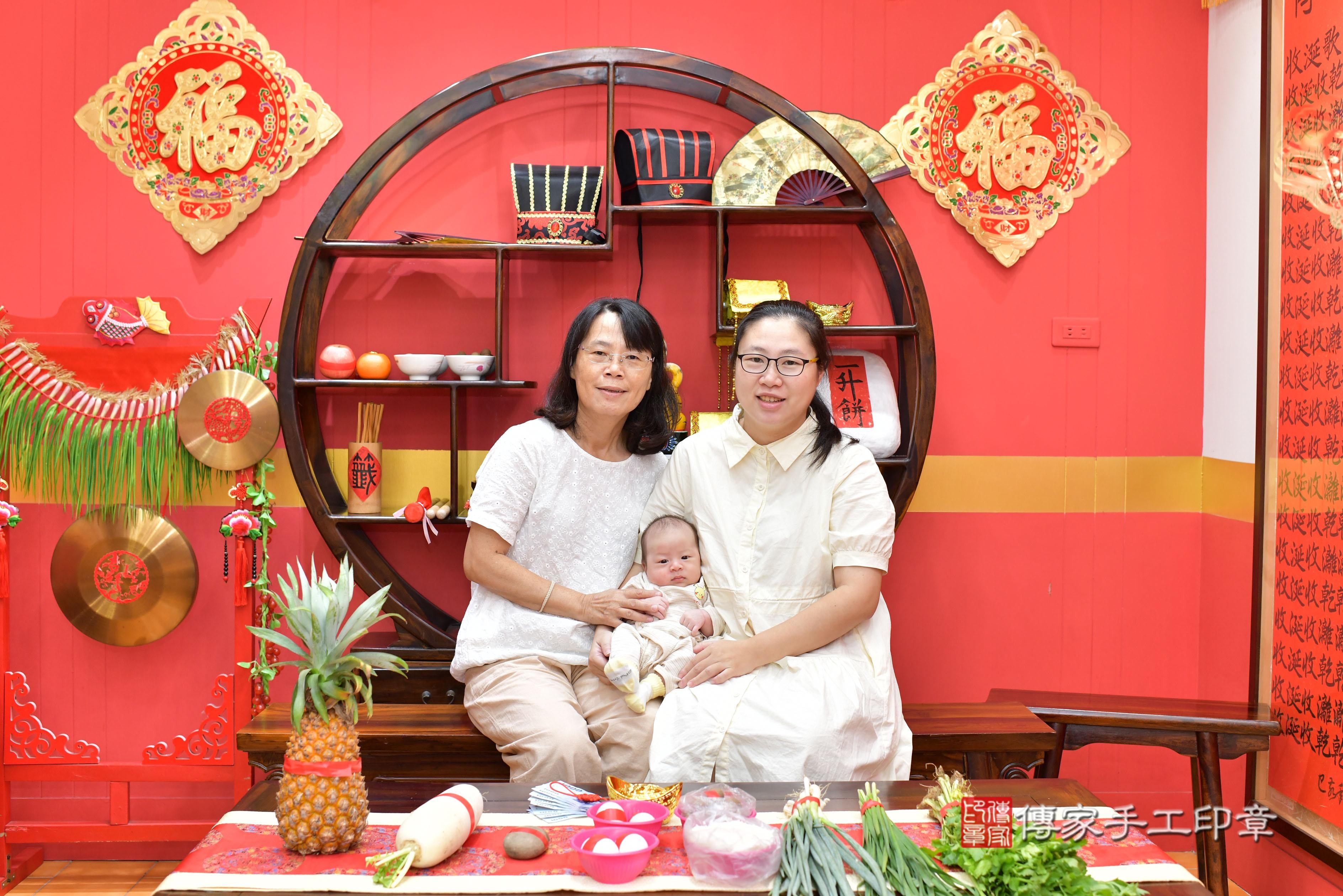 傳家手工印章桃園店、抓周、度脺、美式風會場、傳家嬰兒古禮、吉祥話、抓周道具物品24種、拍照。抓周證書。寶寶抓周、滿周歲、生日快樂、祝福 傳家手工印章桃園店、抓周、度脺、美式風會場、傳家嬰兒古禮、吉祥話、抓周道具物品24種、拍照。抓周證書。寶寶抓周、滿周歲、生日快樂、祝福