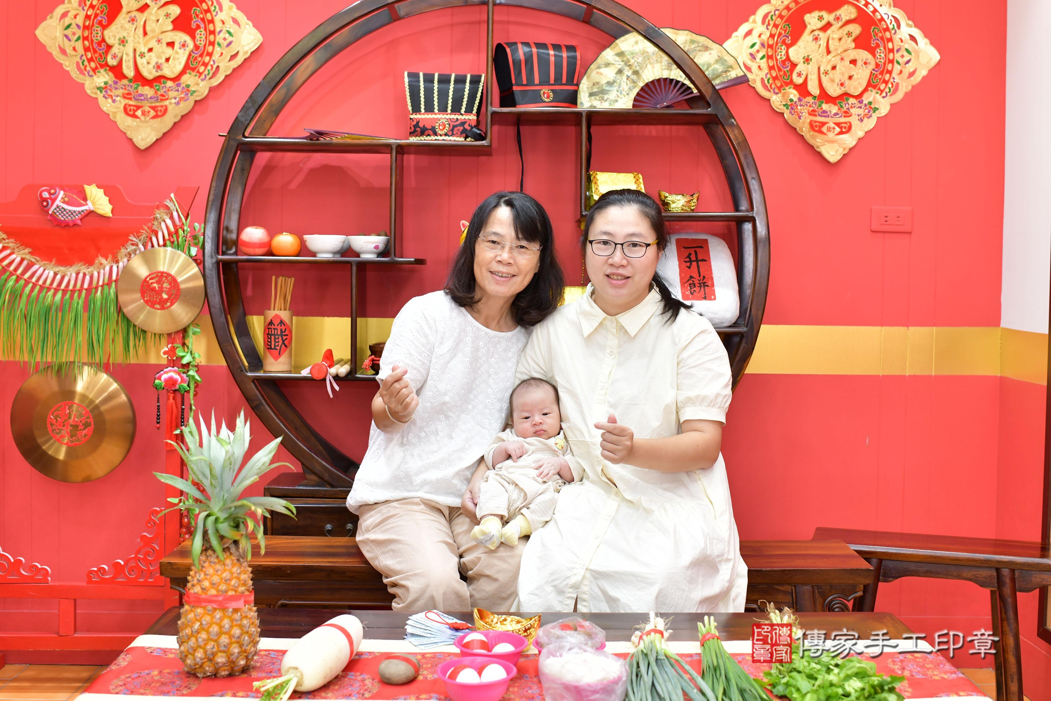 傳家手工印章桃園店、抓周、度脺、美式風會場、傳家嬰兒古禮、吉祥話、抓周道具物品24種、拍照。抓周證書。寶寶抓周、滿周歲、生日快樂、祝福 傳家手工印章桃園店、抓周、度脺、美式風會場、傳家嬰兒古禮、吉祥話、抓周道具物品24種、拍照。抓周證書。寶寶抓周、滿周歲、生日快樂、祝福